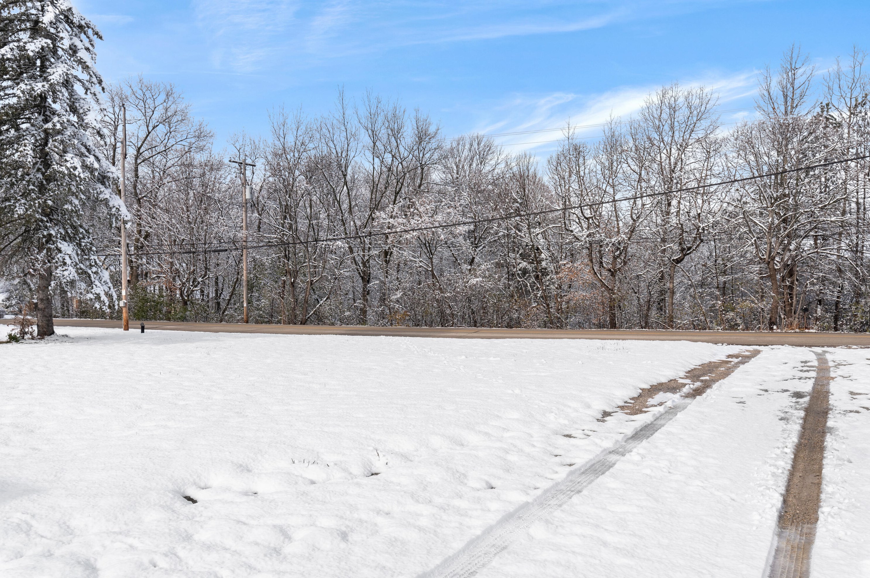 2941 Willow Creek Rd, Colgate, WI 53017