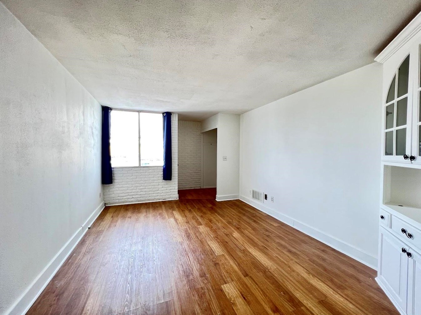 9001 N Swan Rd #m, Milwaukee, WI 53224