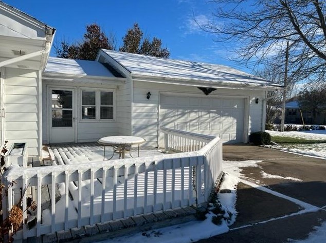 6084 Oriole Ln, Greendale, WI 53129