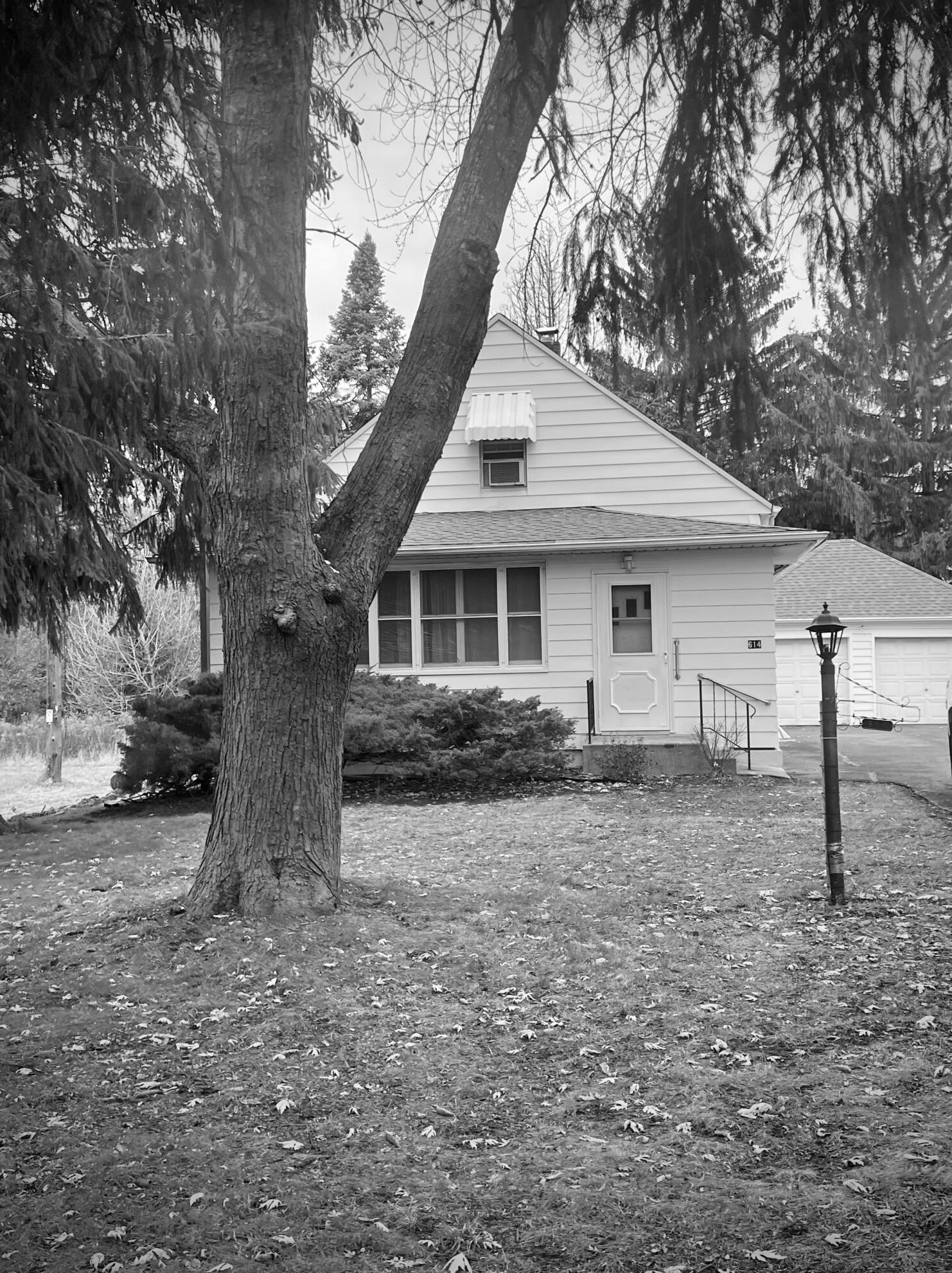 614 Newman Rd, Racine, WI 53406-4032