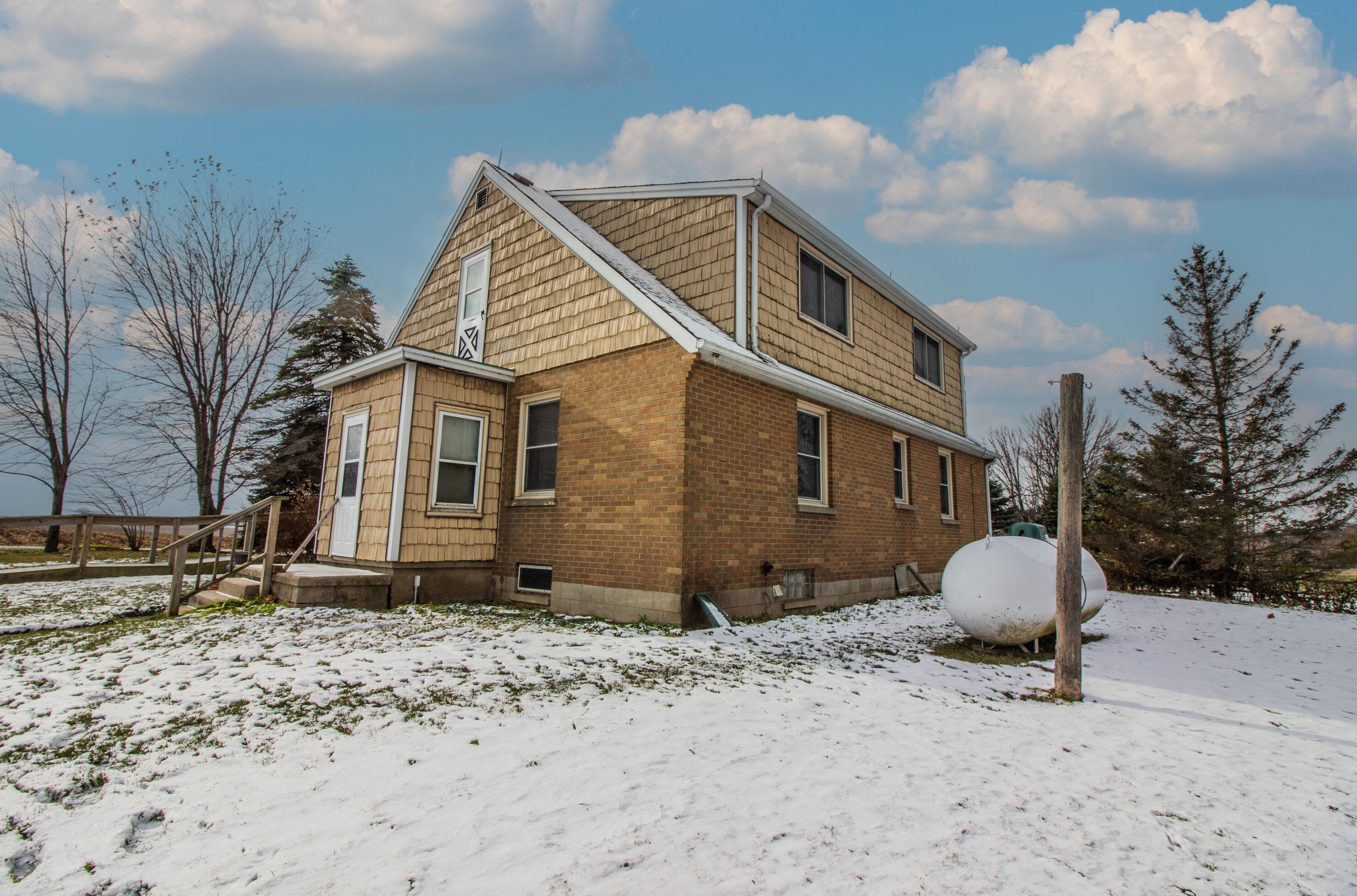 674 Cedar Beach Rd, Belgium, WI 53004-9797