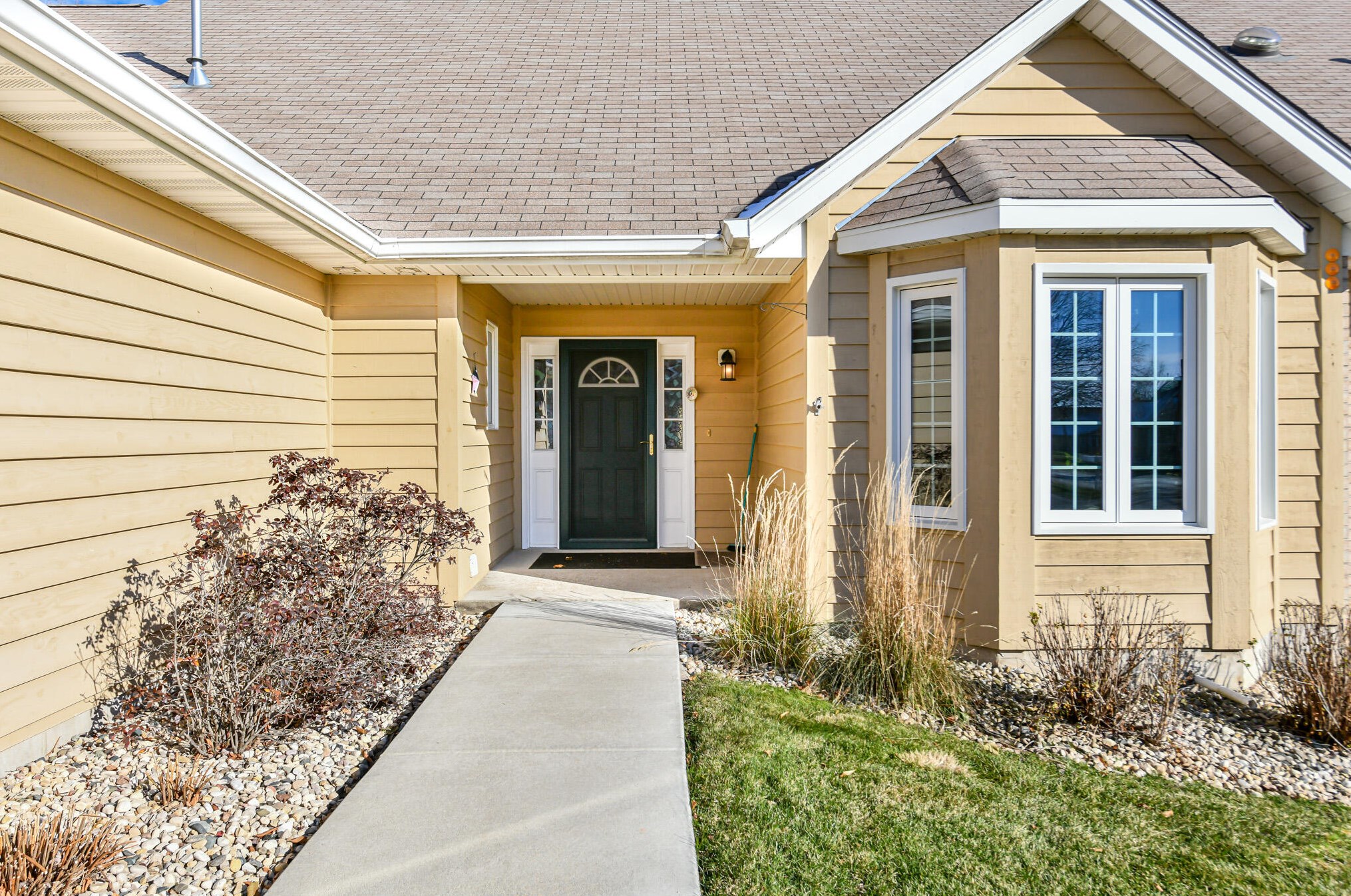 890 Inverness, Waterford, WI 53185
