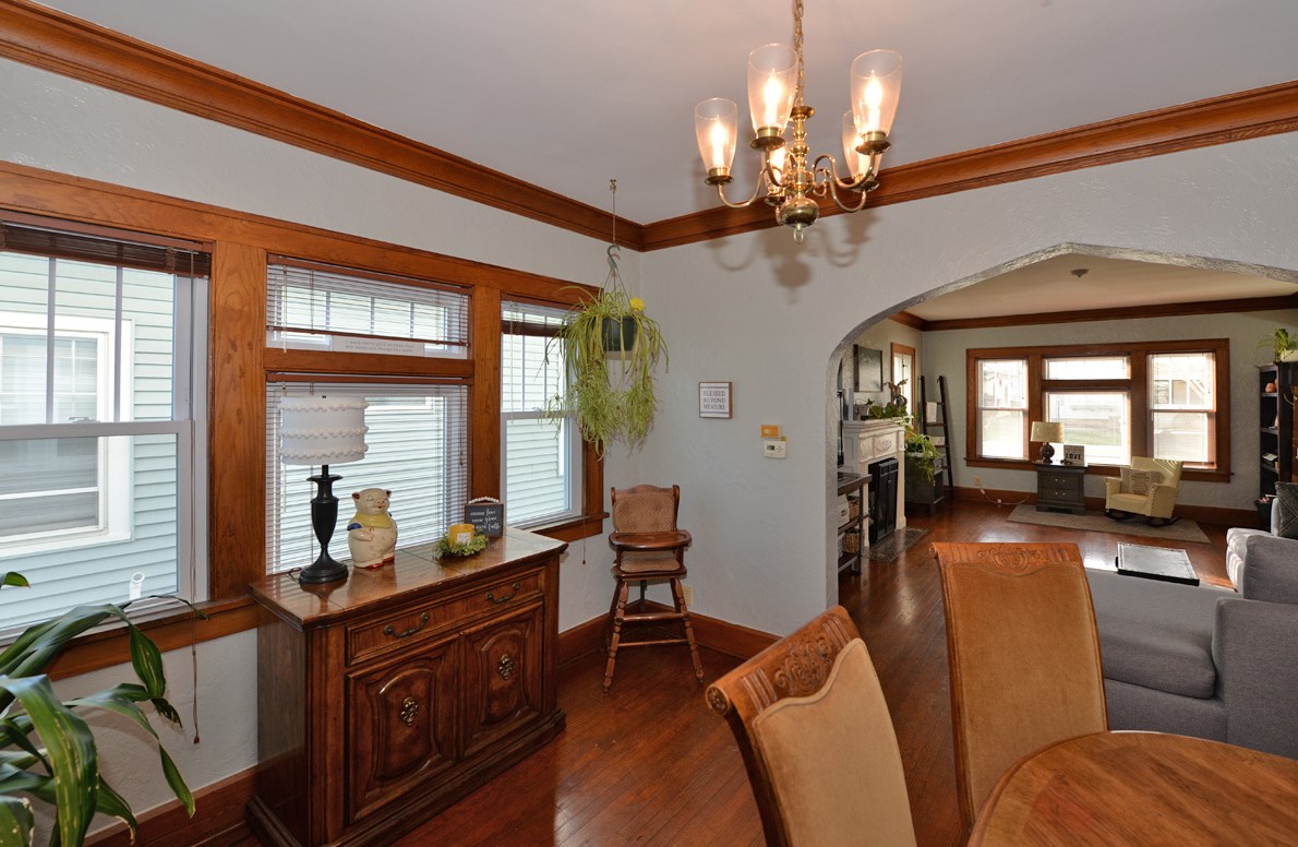 1423 Monroe Ave, Racine WI  53405-3247 exterior