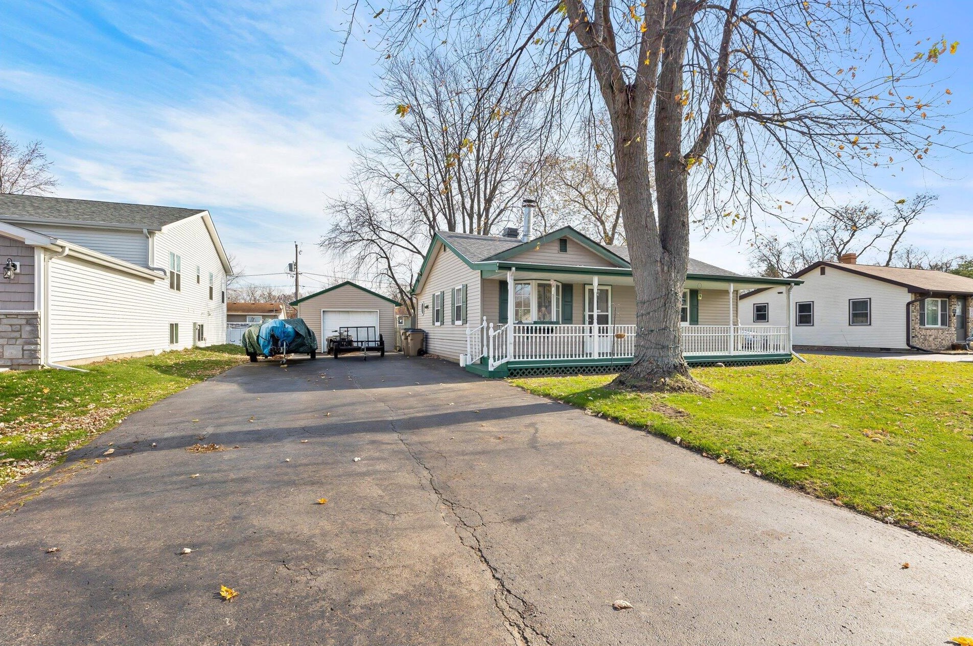 11305 10th Ave, Kenosha, WI 53158