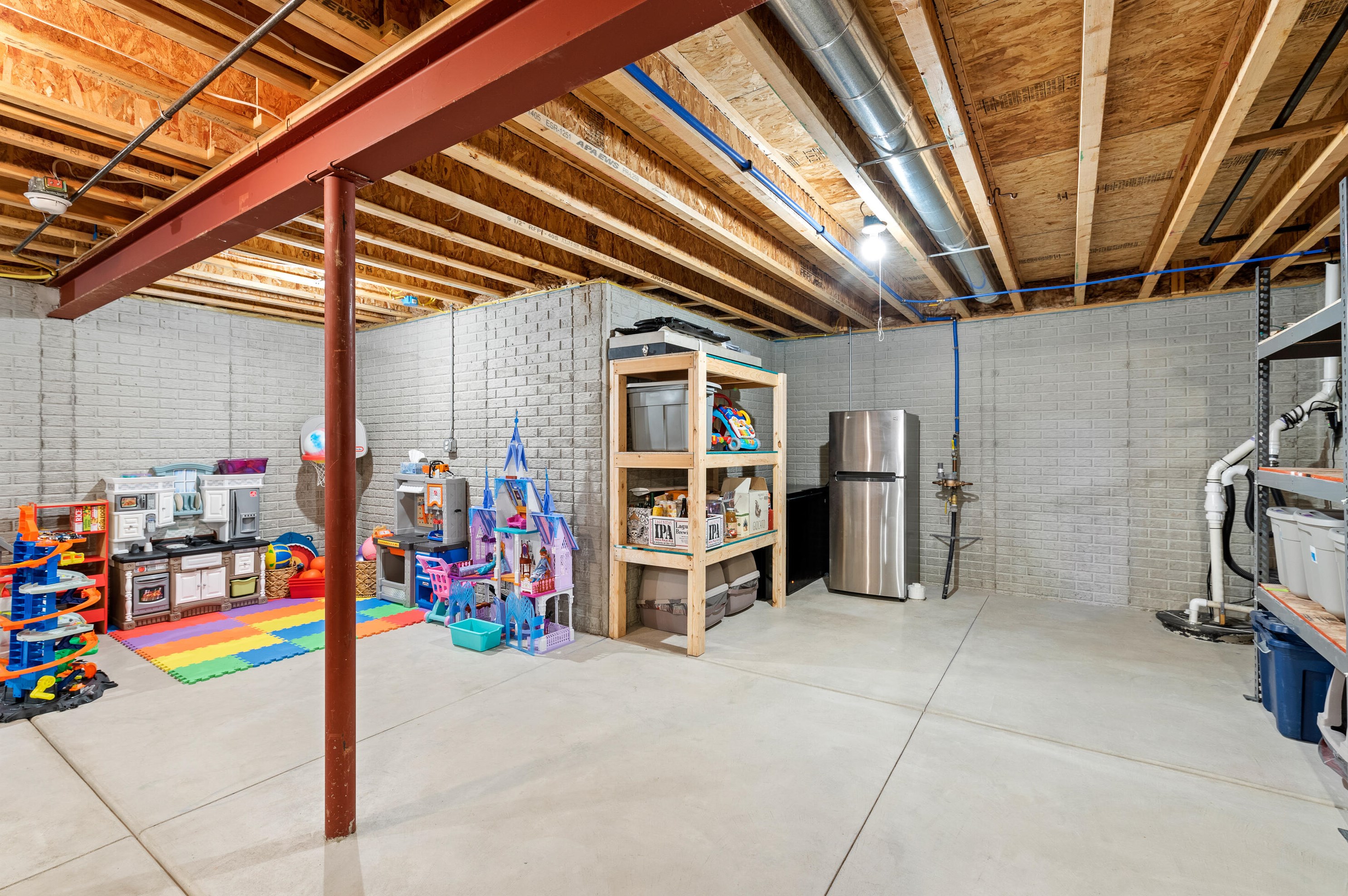 3880 Green Meadows Ct, Oak Creek WI  53154-6653 exterior