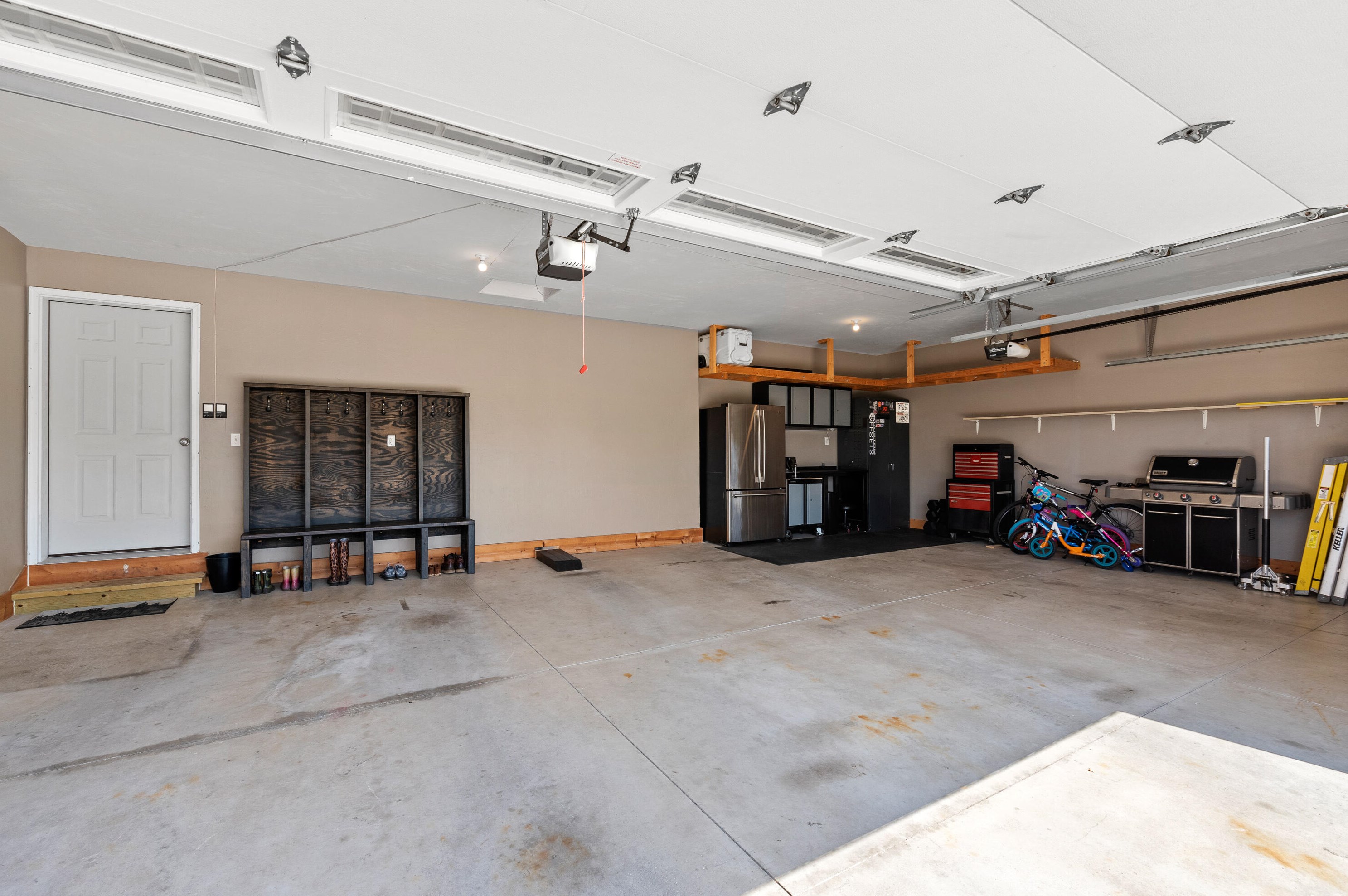 3880 Green Meadows Ct, Oak Creek WI  53154-6653 exterior