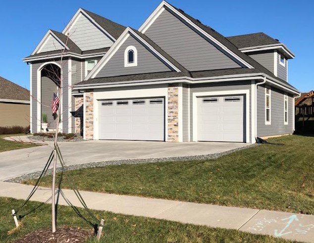 2032 Yuma Ct, Grafton, WI 53024-9210