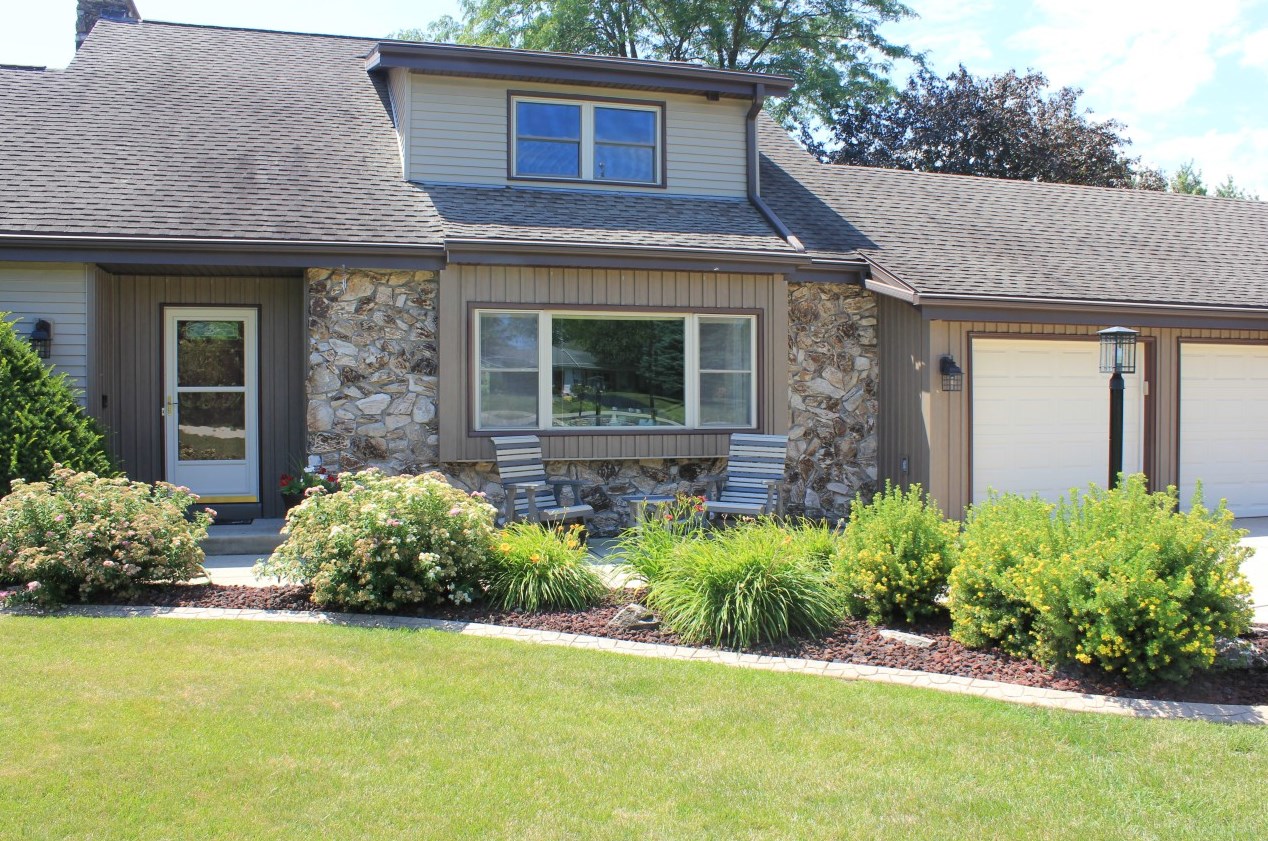 4865 Susan Lee Ct, West Bend, WI 53090