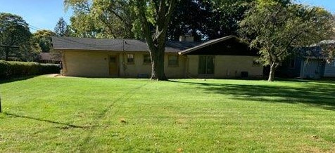 2815 Shamrock Dr, Racine, WI 53406-1929