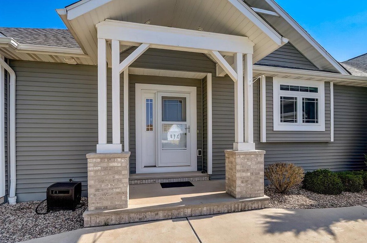 713 Clancy St, Jefferson, WI 53549-2251
