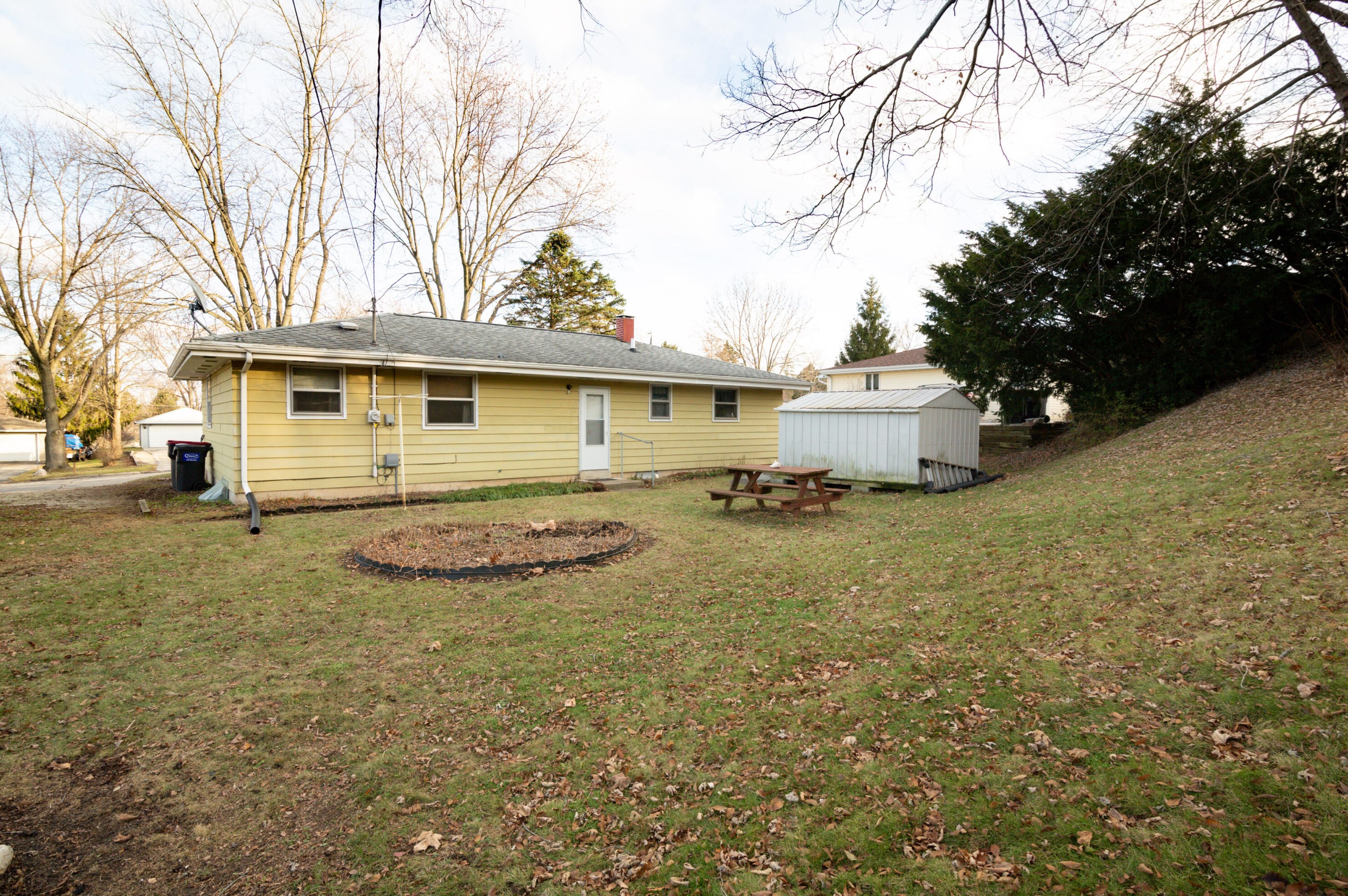 519 Elder Ln, Allenton, WI 53002