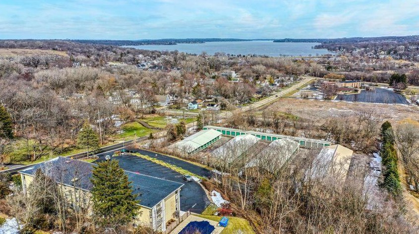 227 Dewey Ave #307, Fontana, WI 53125