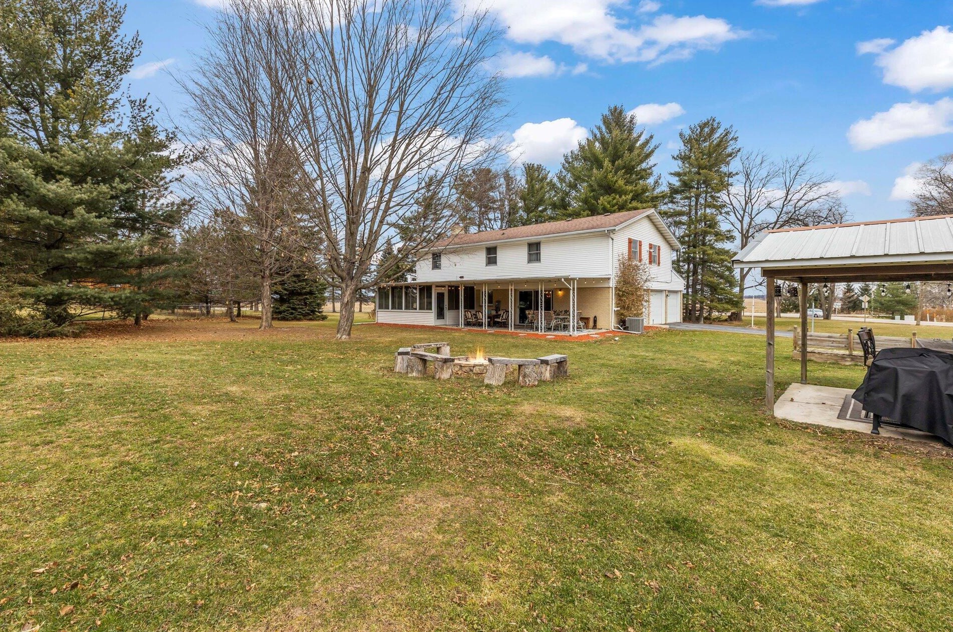 11616 336th Ave, Twin Lakes, WI 53181