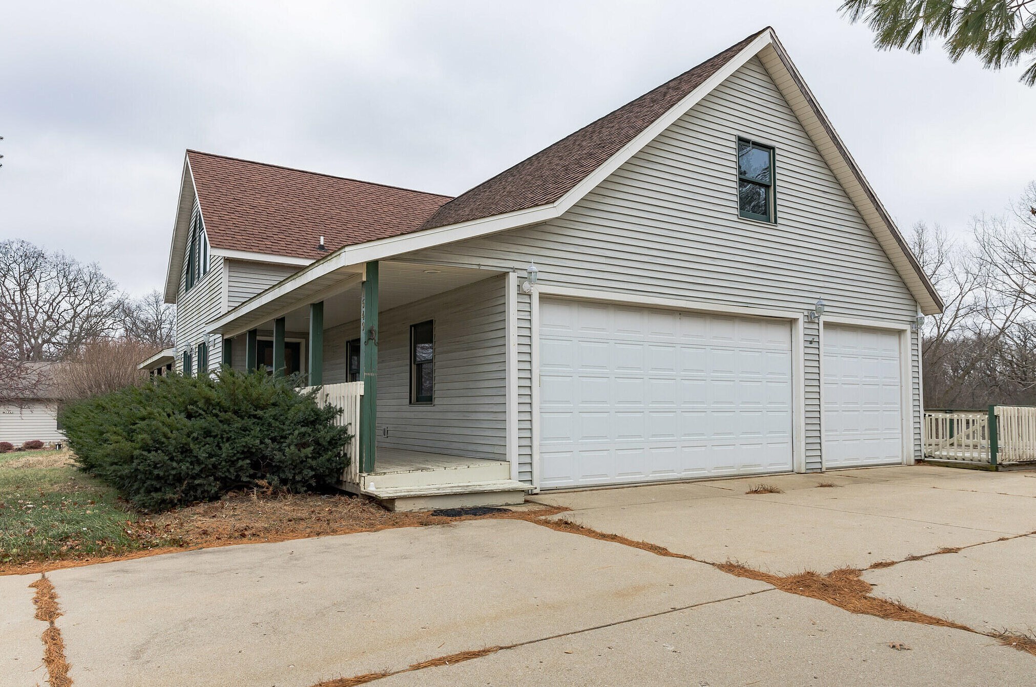 1549 Fox Run Dr, Twin Lakes, WI 53181