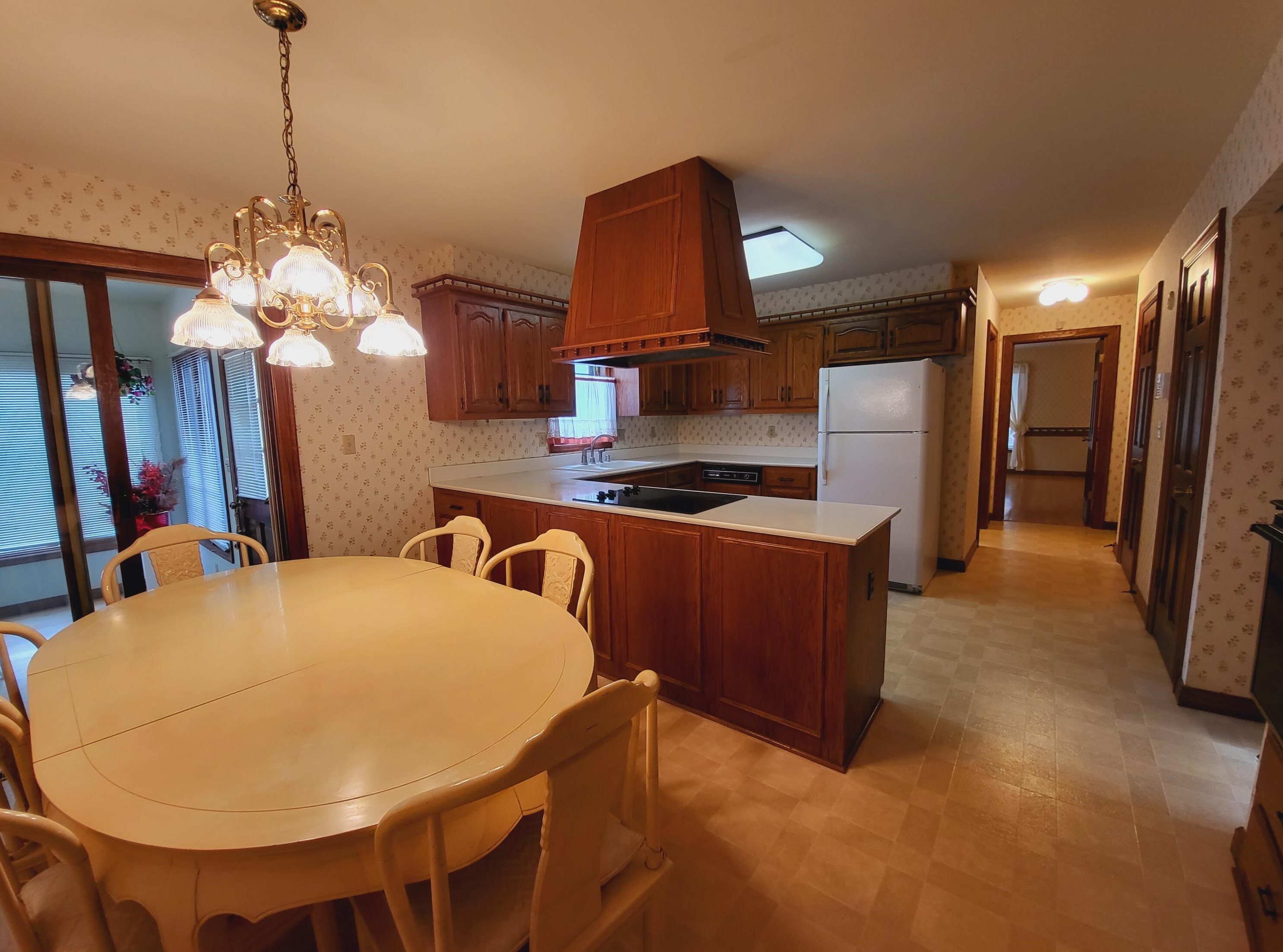 16135 Wildwood Ct, Brookfield, WI 53005-3569