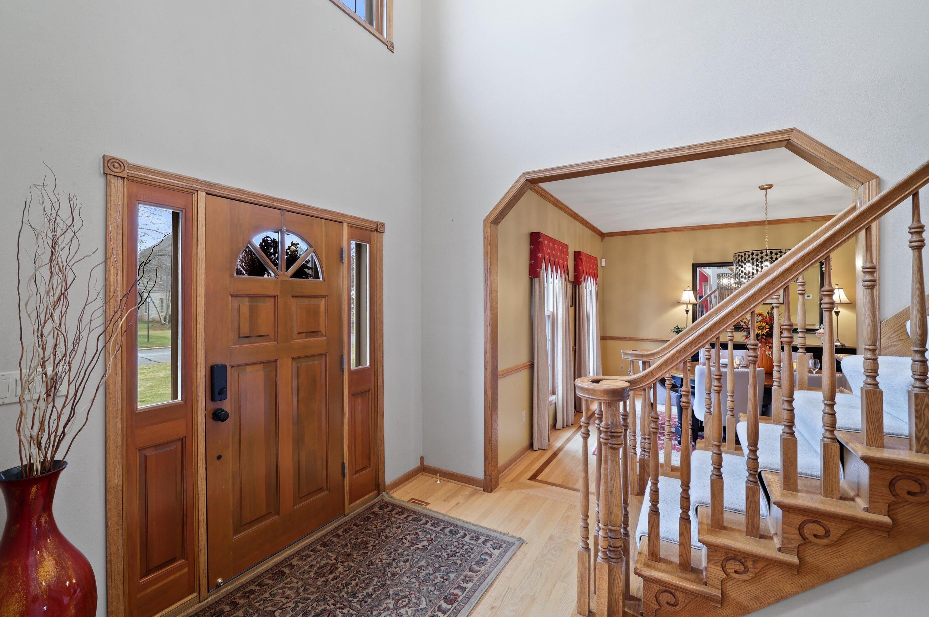 12314 N Woodfield Ct, Thiensville, WI 53092