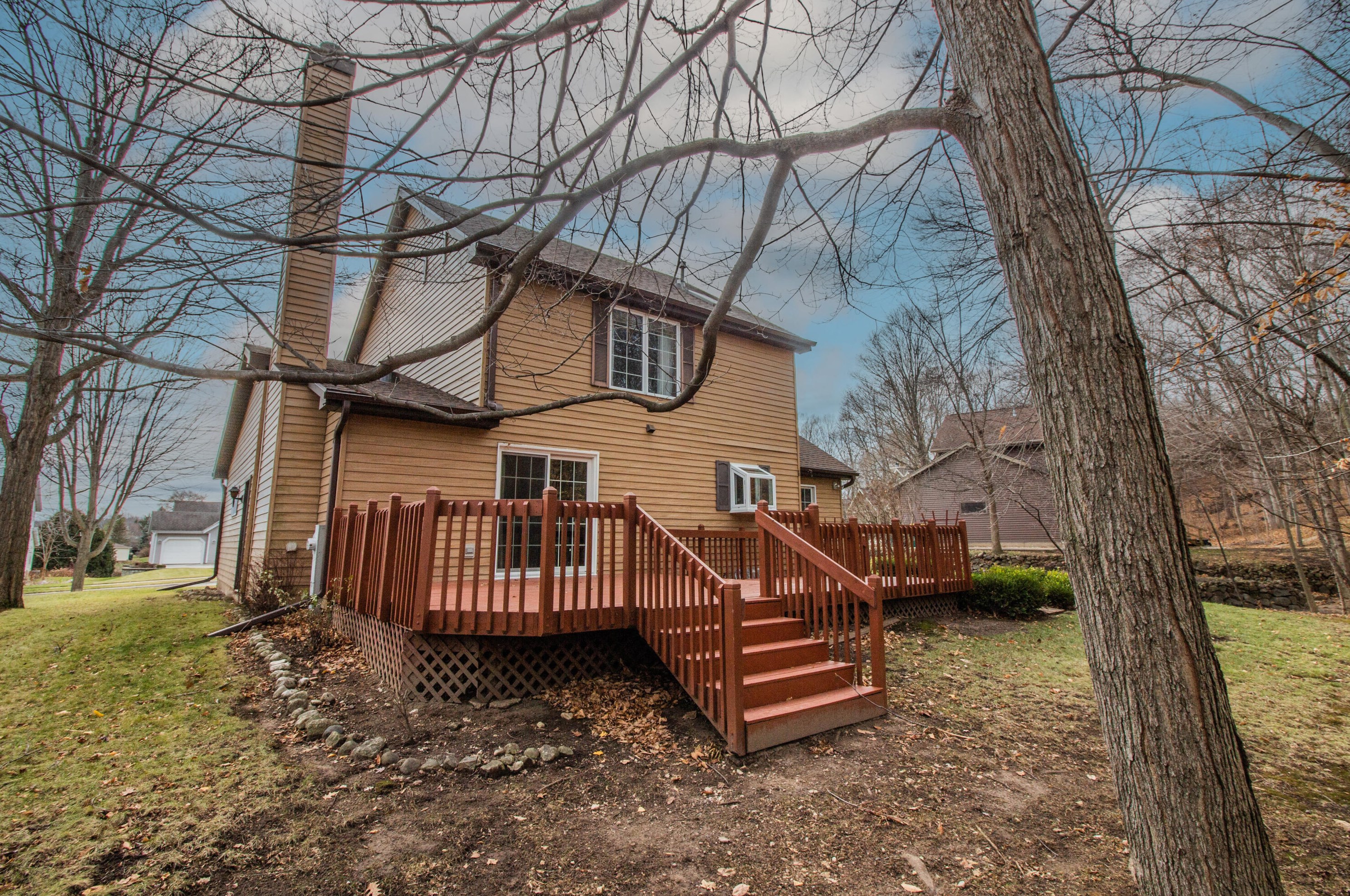 636 W Briarknoll Ct, Saukville, WI 53080