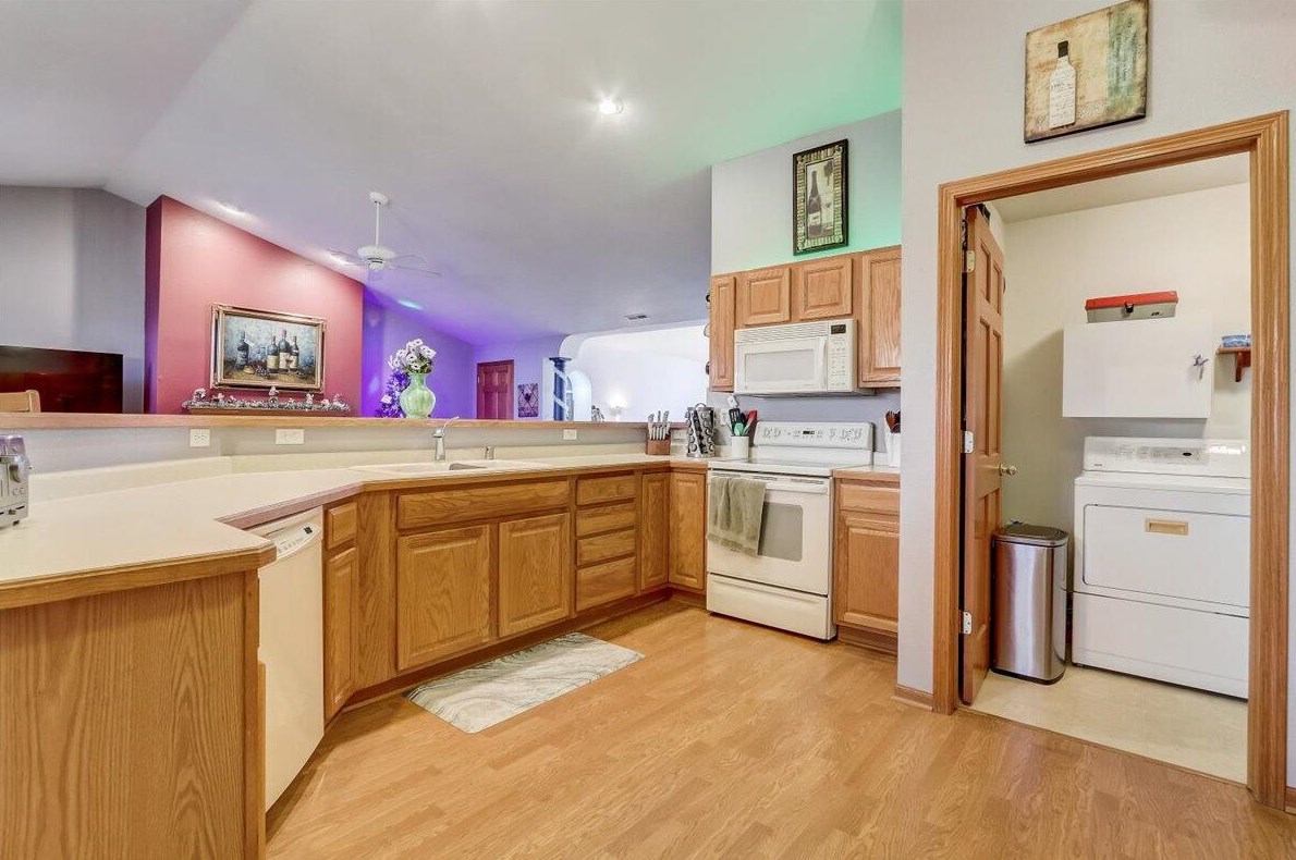 1058 Quinlan Dr #b, Pewaukee, WI 53072