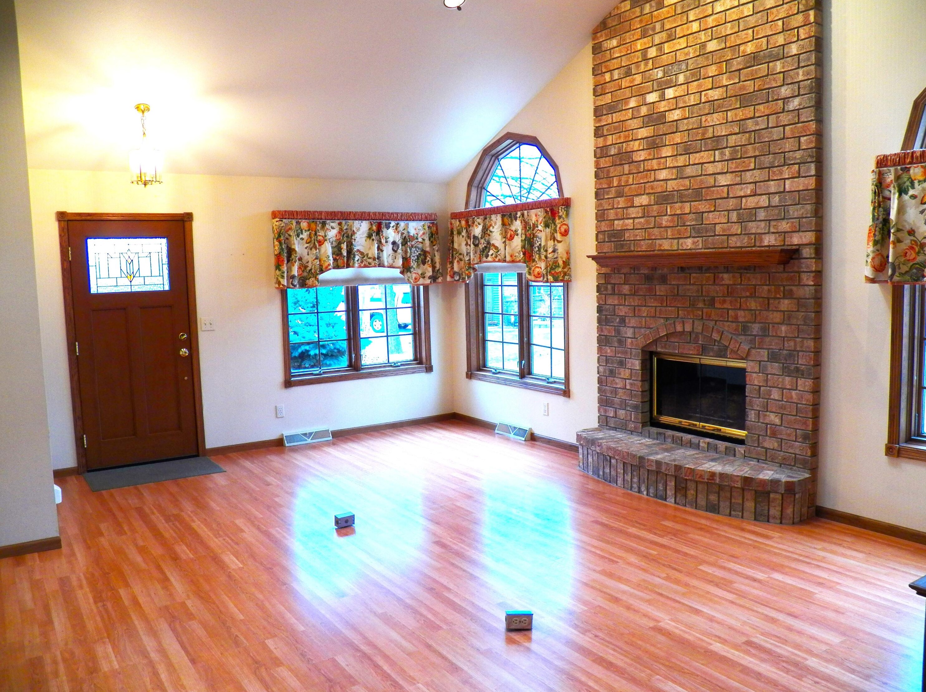 4226 Ray St, Manitowoc, WI 54220