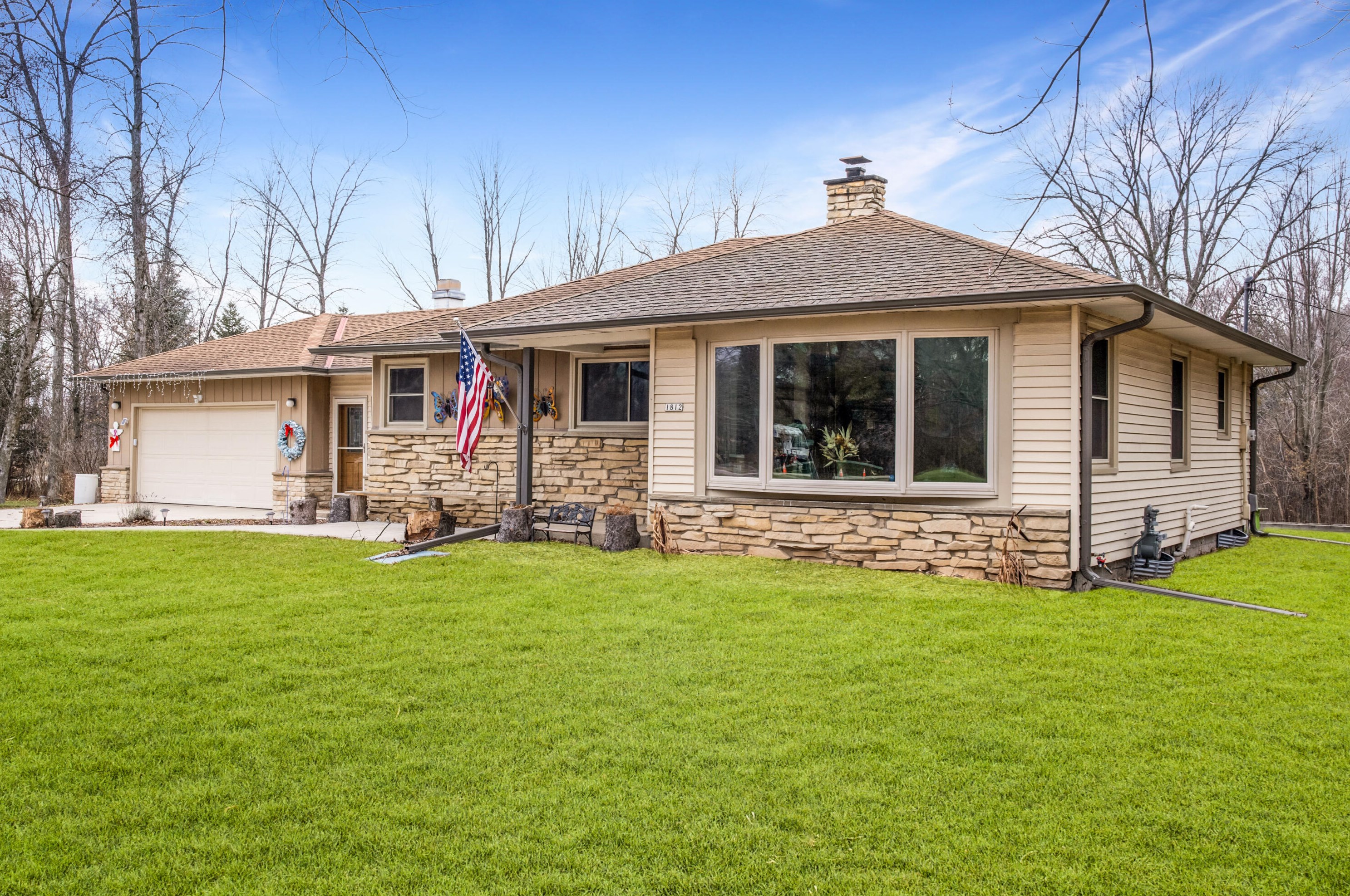 1812 W Ranch Rd, Thiensville, WI 53092
