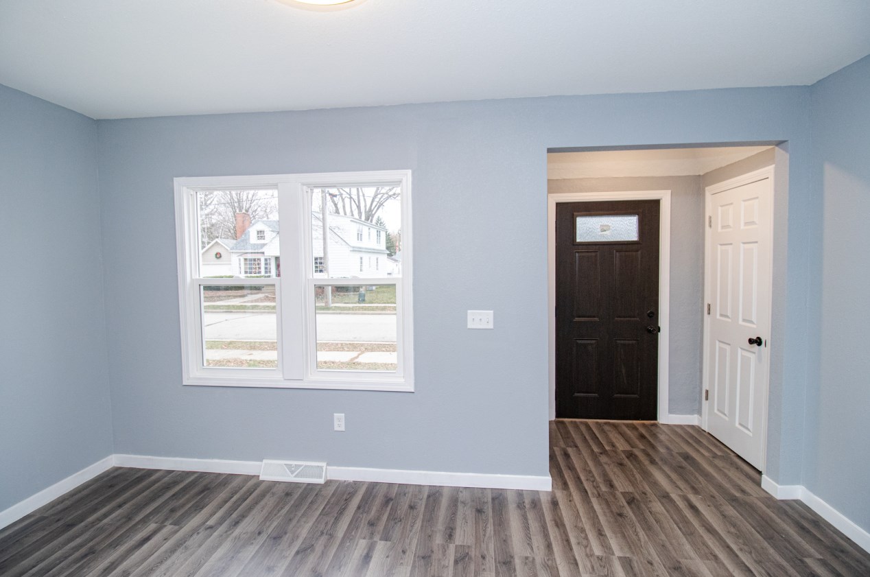 309 S Maple St, Oconomowoc, WI 53066