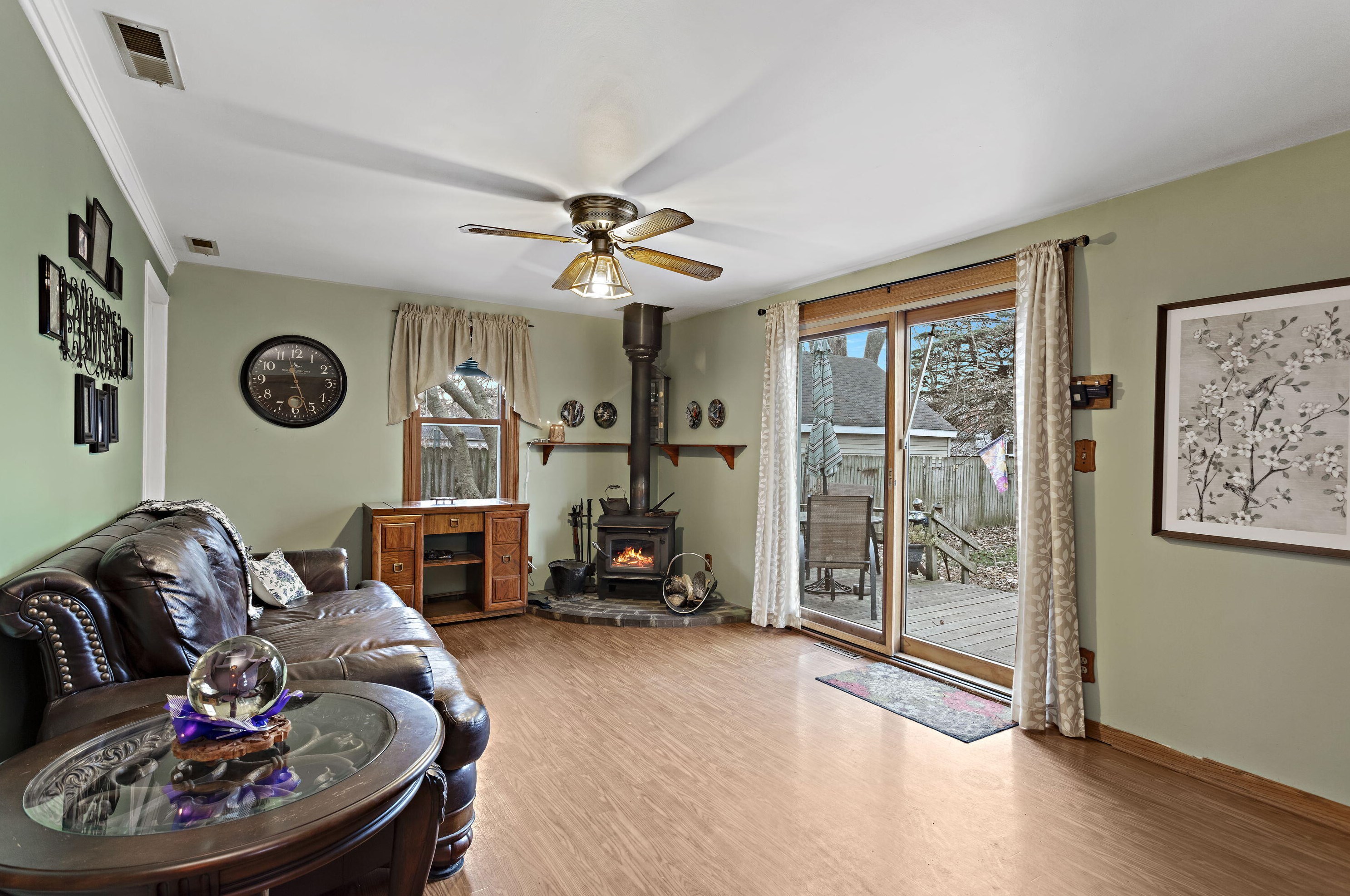 2322 Hayes Ave, Racine, WI 53405-4226