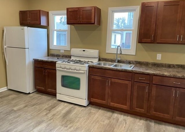 939 Center St, Racine, WI 53403-1445