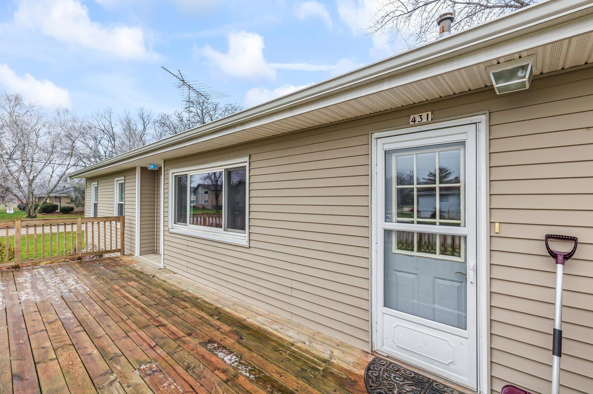 431 Wheelock Ave, Hartford, WI 53027