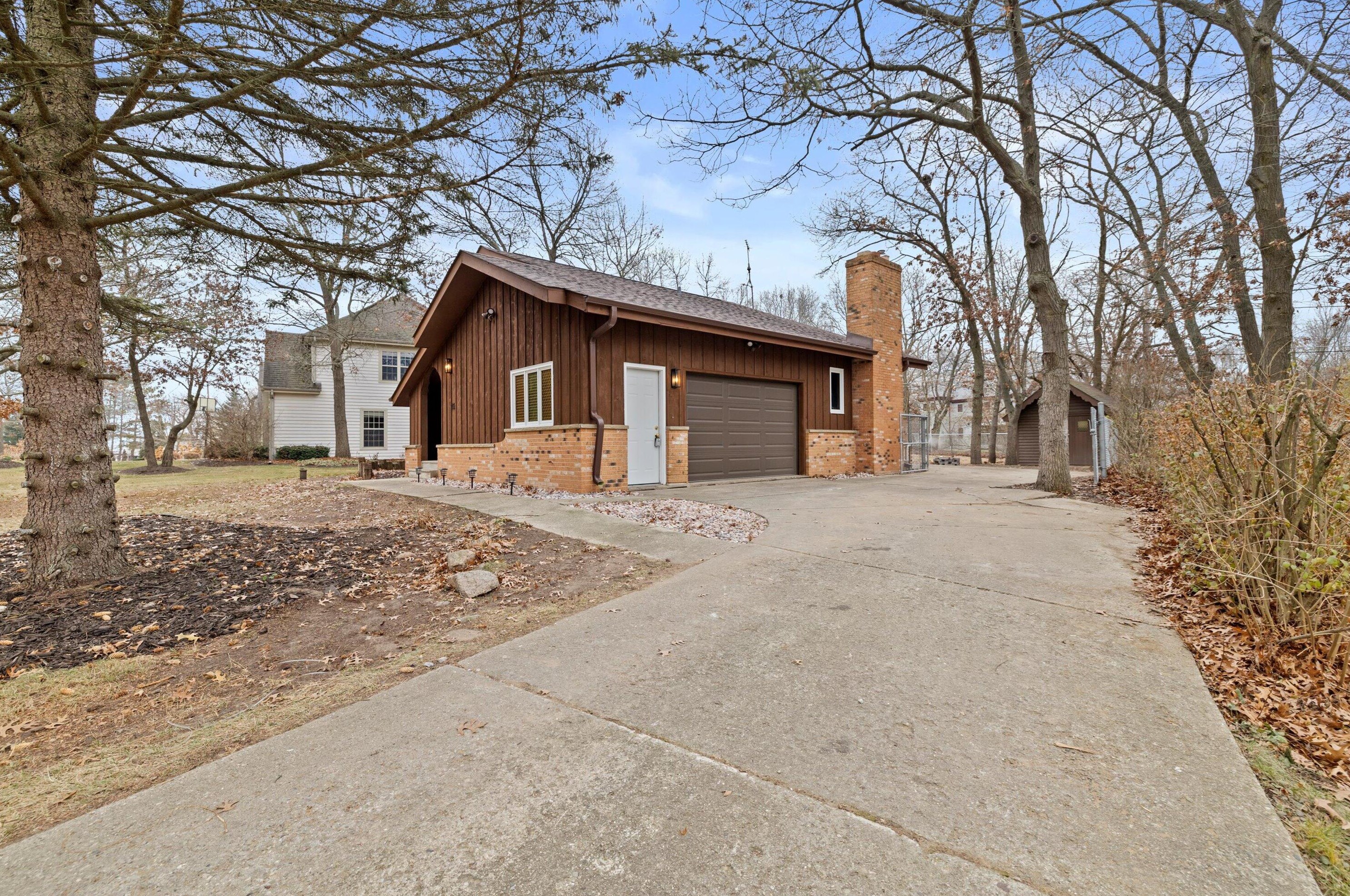 111 86th Pl, Kenosha, WI 53158