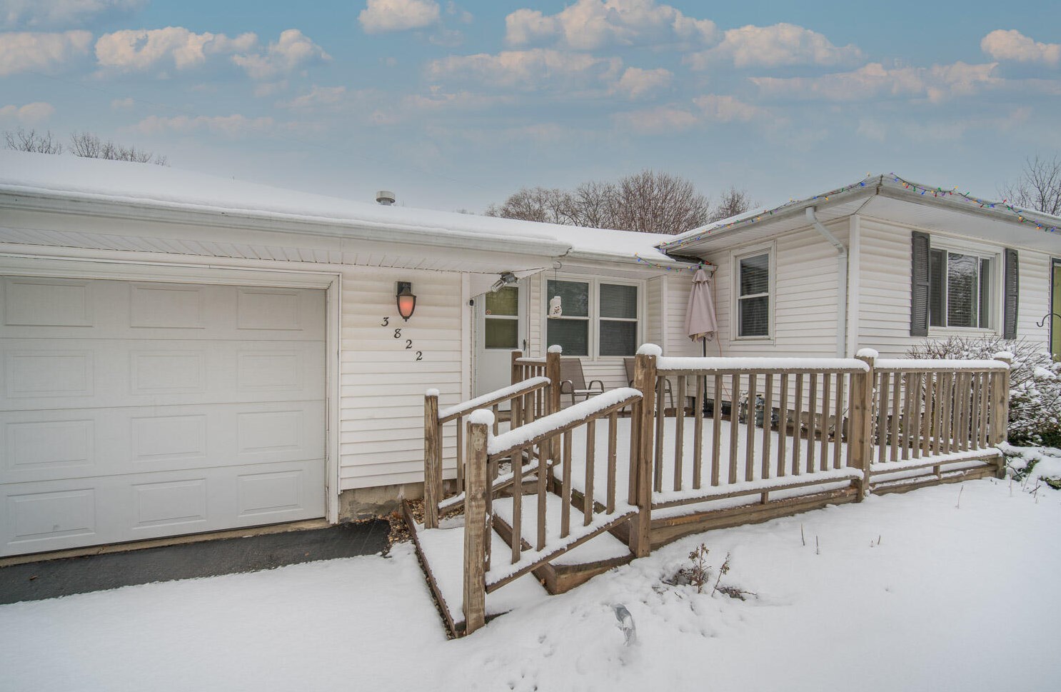 3822 Woodward Dr, Hales Corners, WI 53132-8414