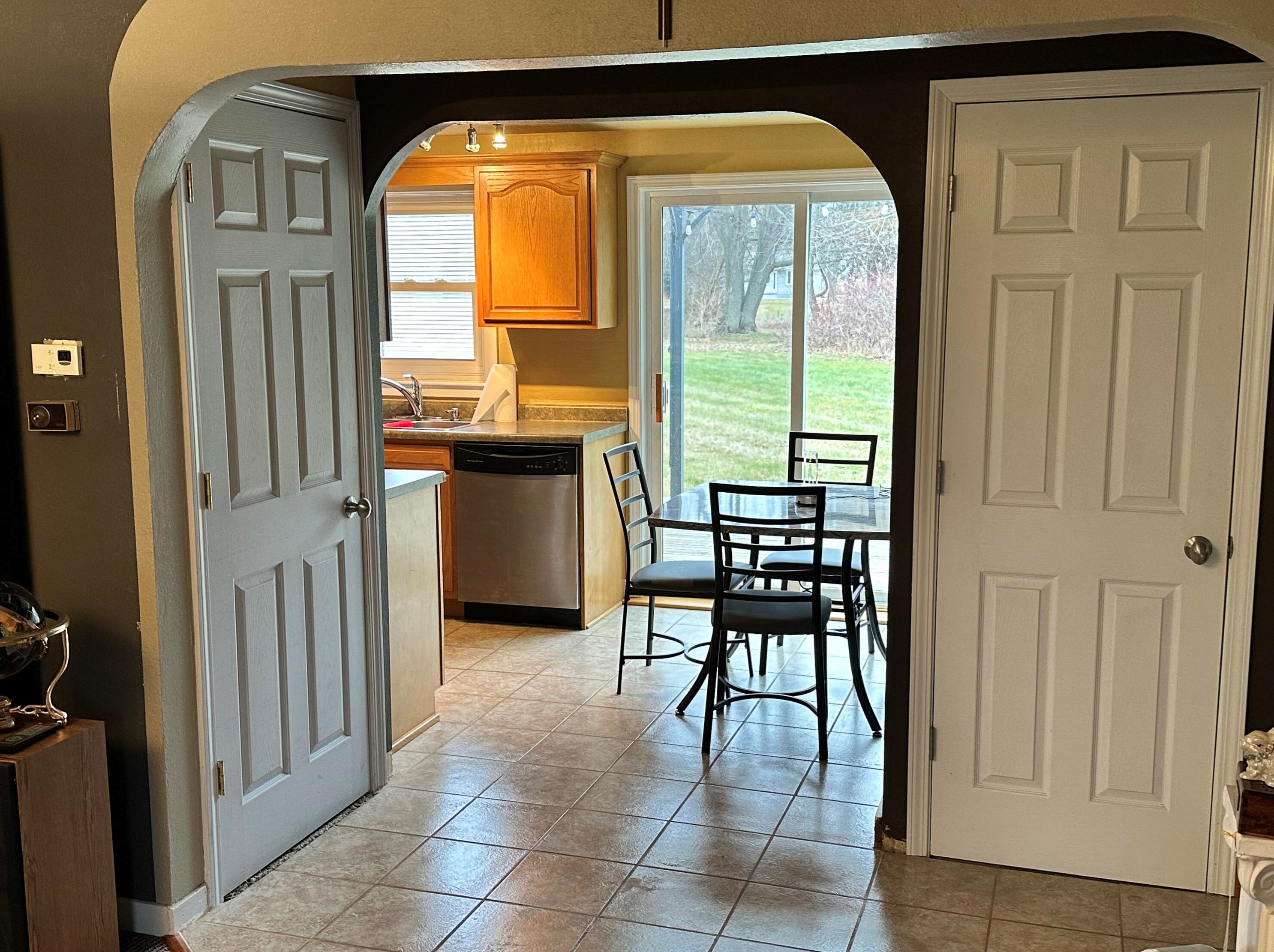 1615 Mirro Dr, Manitowoc, WI 54220