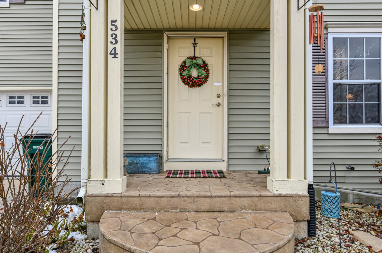534 Woodpine Dr, Elkhorn, WI 53121-4609