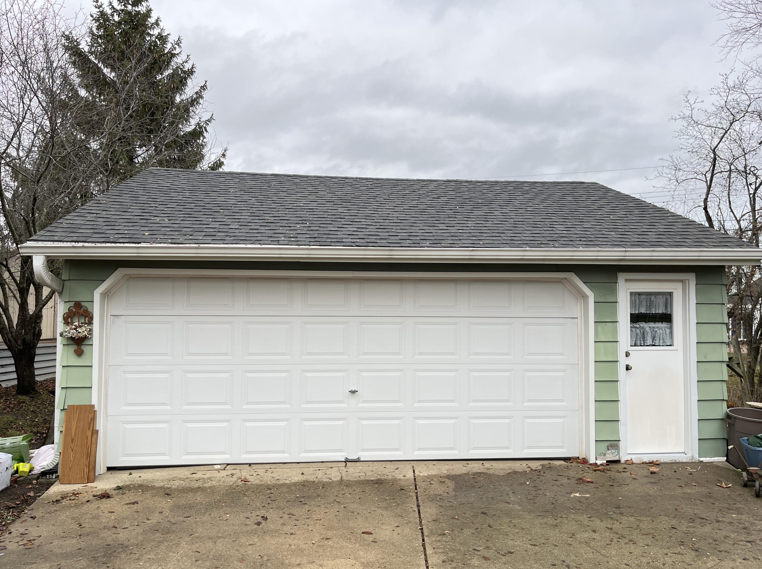 5704 Bradford Ave, Racine, WI 53406-1126