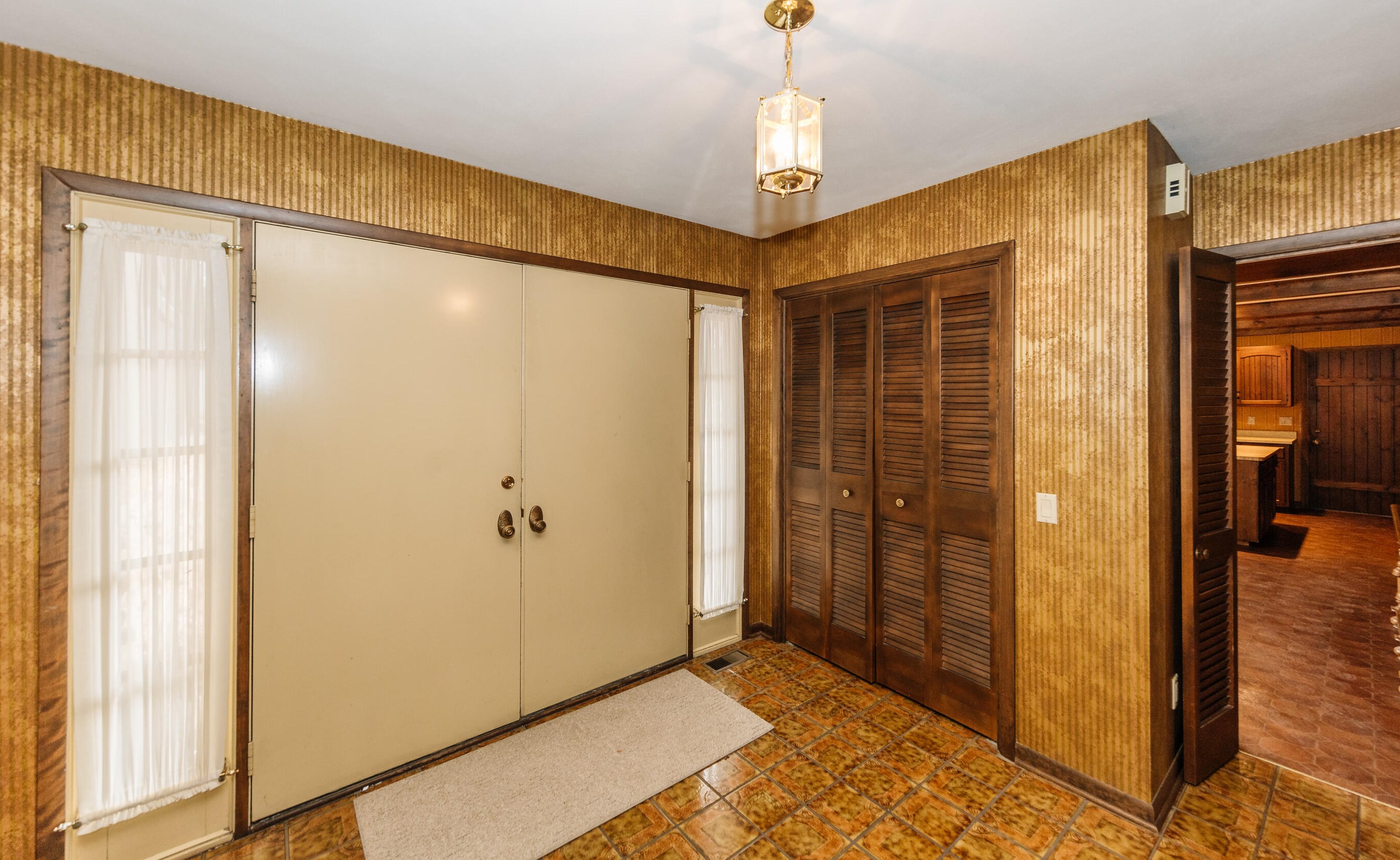 406 Ozark Trl, Madison, WI 53705-2537