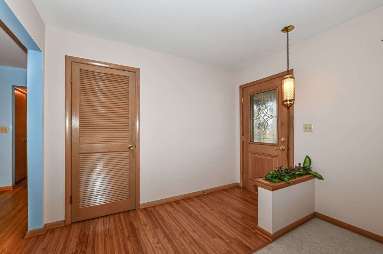 133 Chapel Ter, Lyons, WI 53105-1621