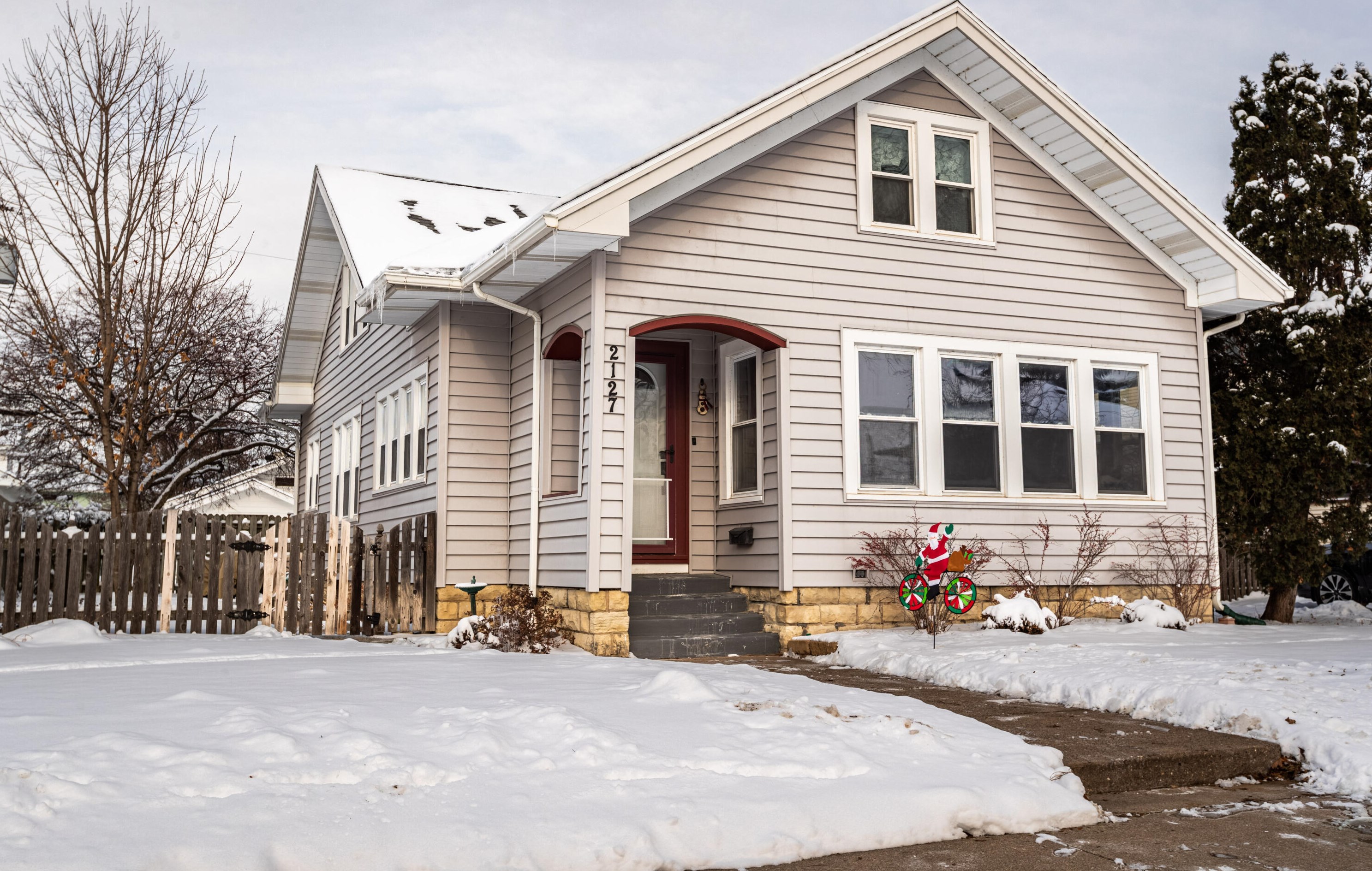 2127 Grandview Pl, La Crosse, WI 54601
