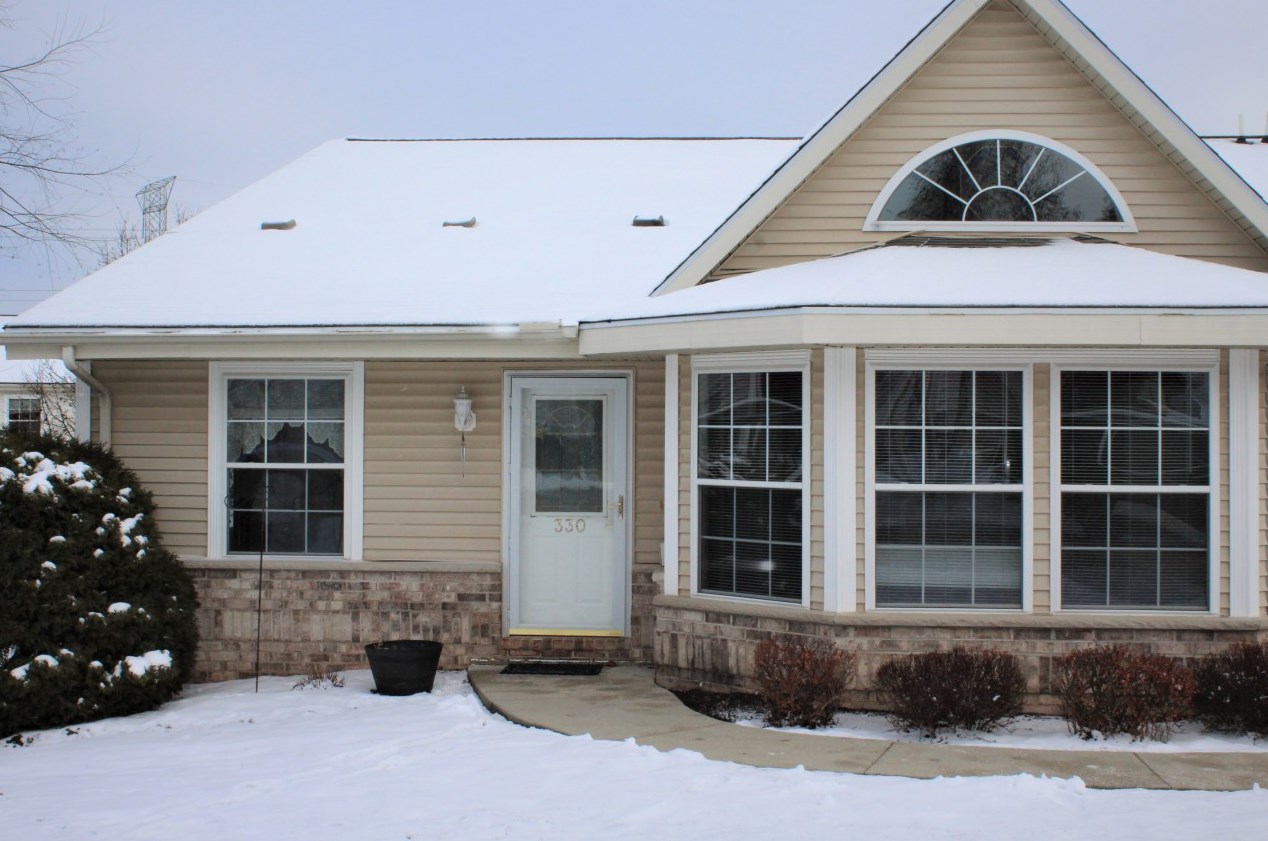 330 Lindsay Ln, Brookfield, WI 53045