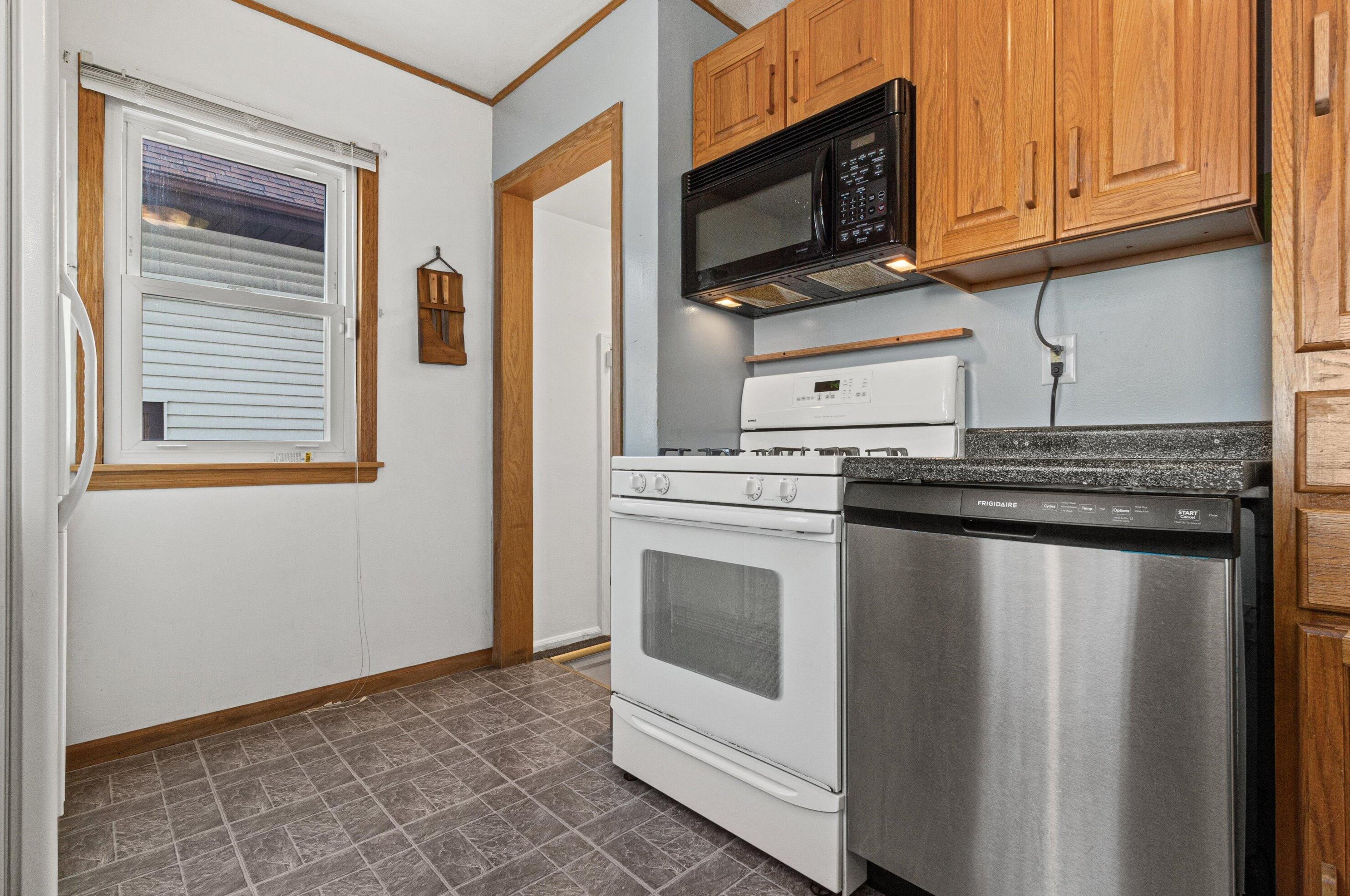 3512 75th St, Kenosha, WI 53142