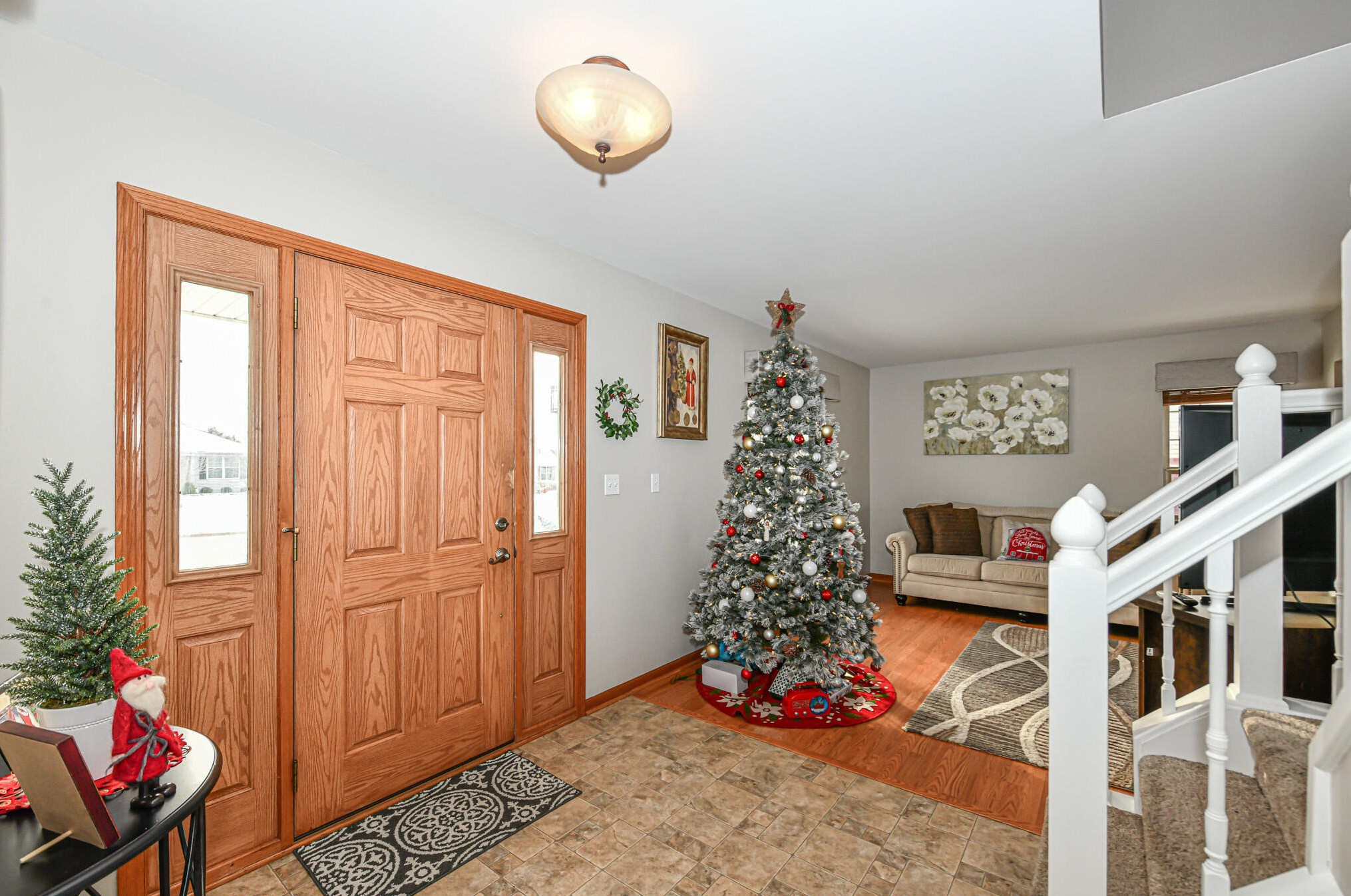 655 Cherrywood Dr, Waterford, WI 53185