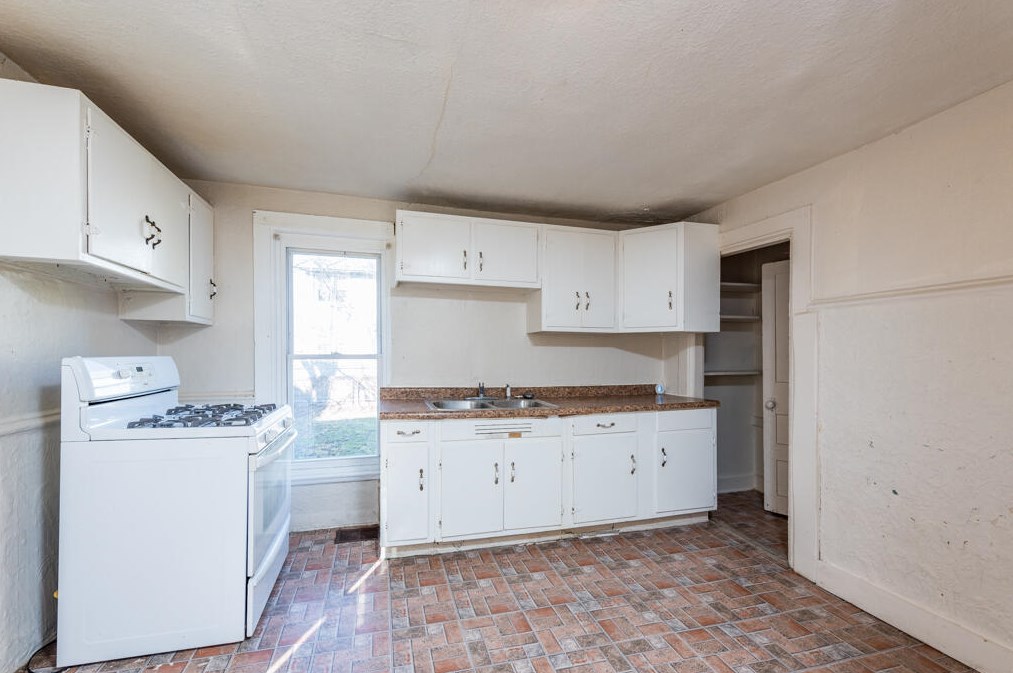 1116 61st St #1118, Kenosha, WI 53143