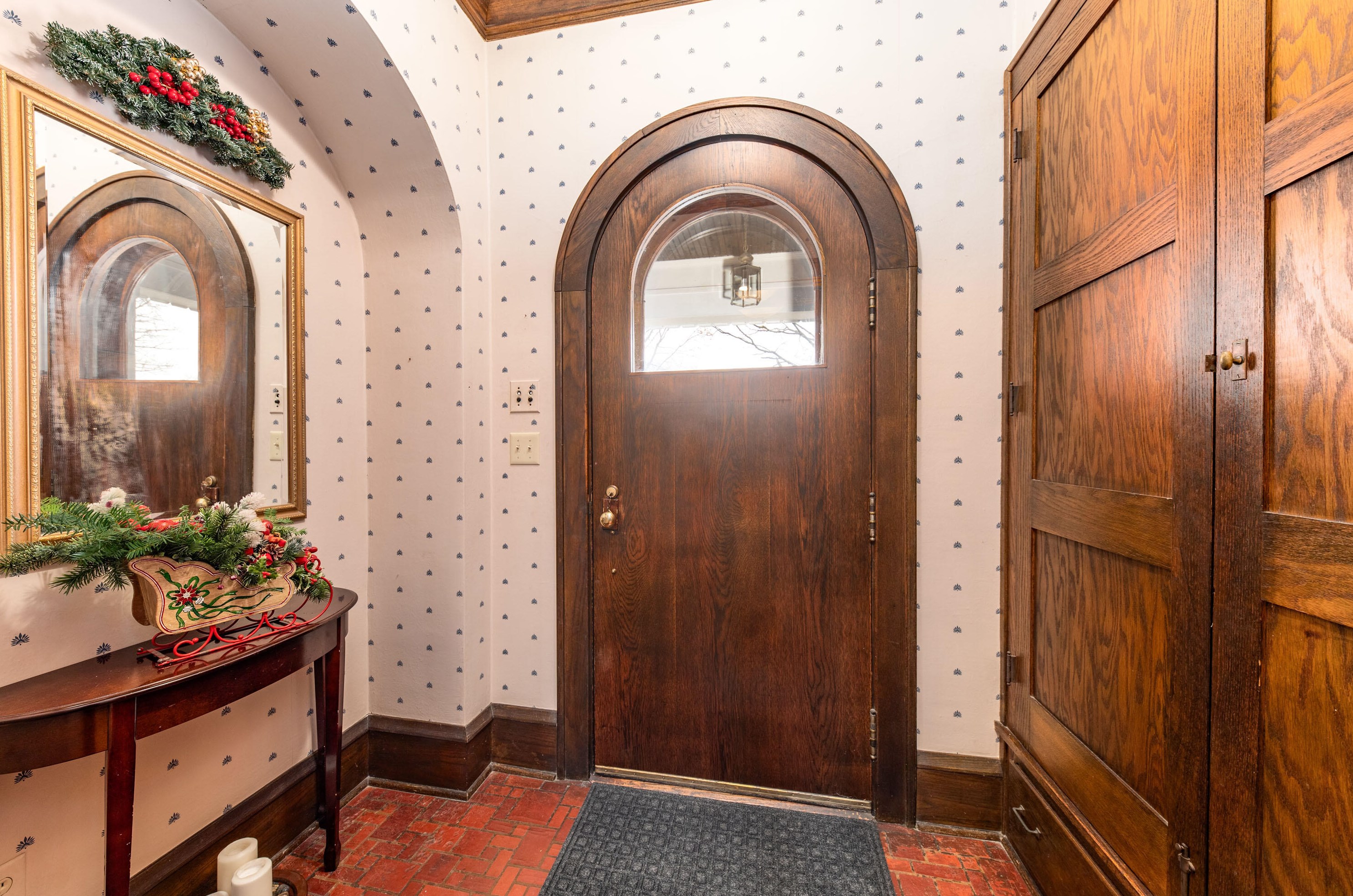 703 Michigan Ave, South Milwaukee, WI 53172