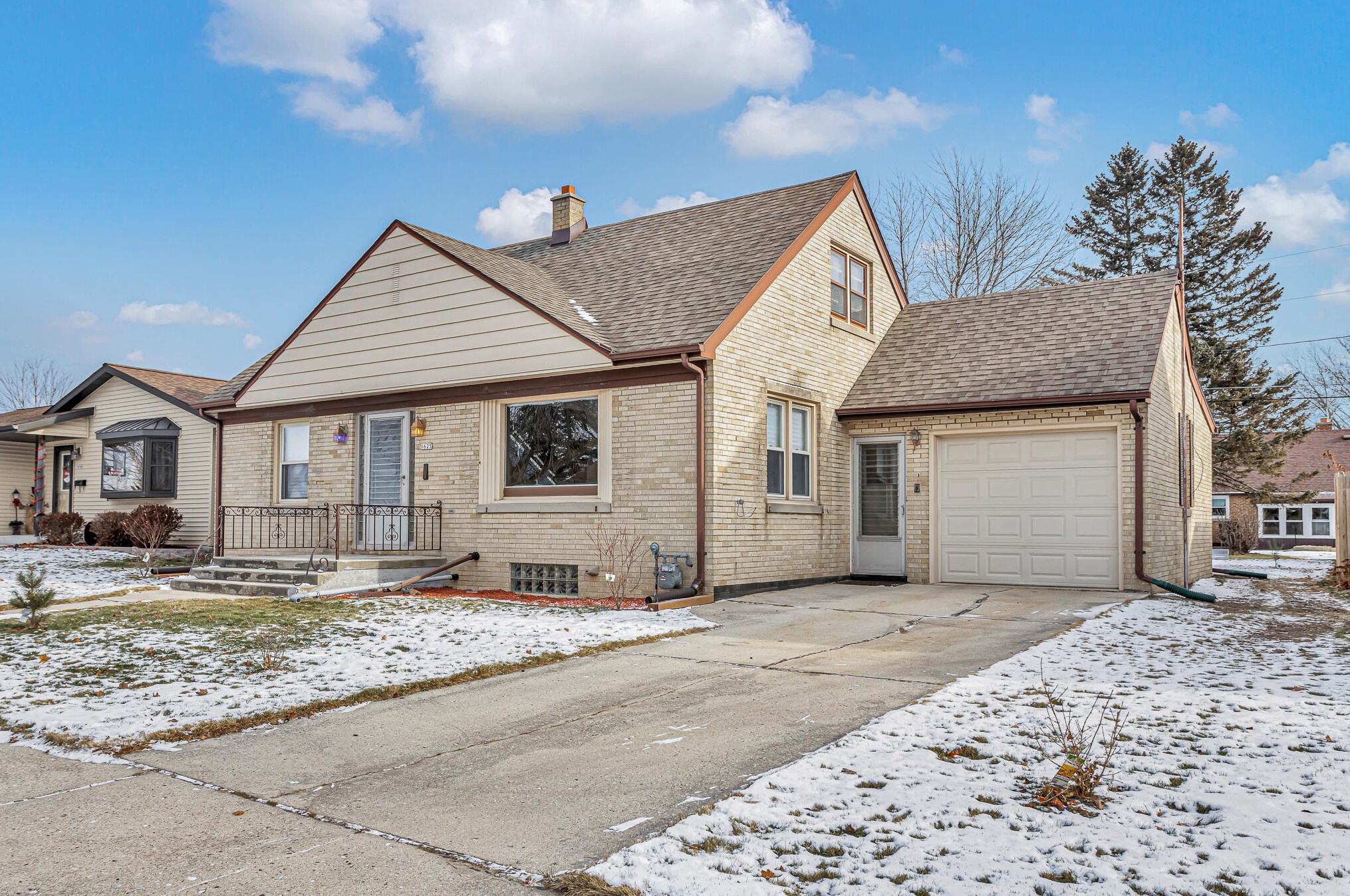 1625 S 22nd St, Sheboygan, WI 53081