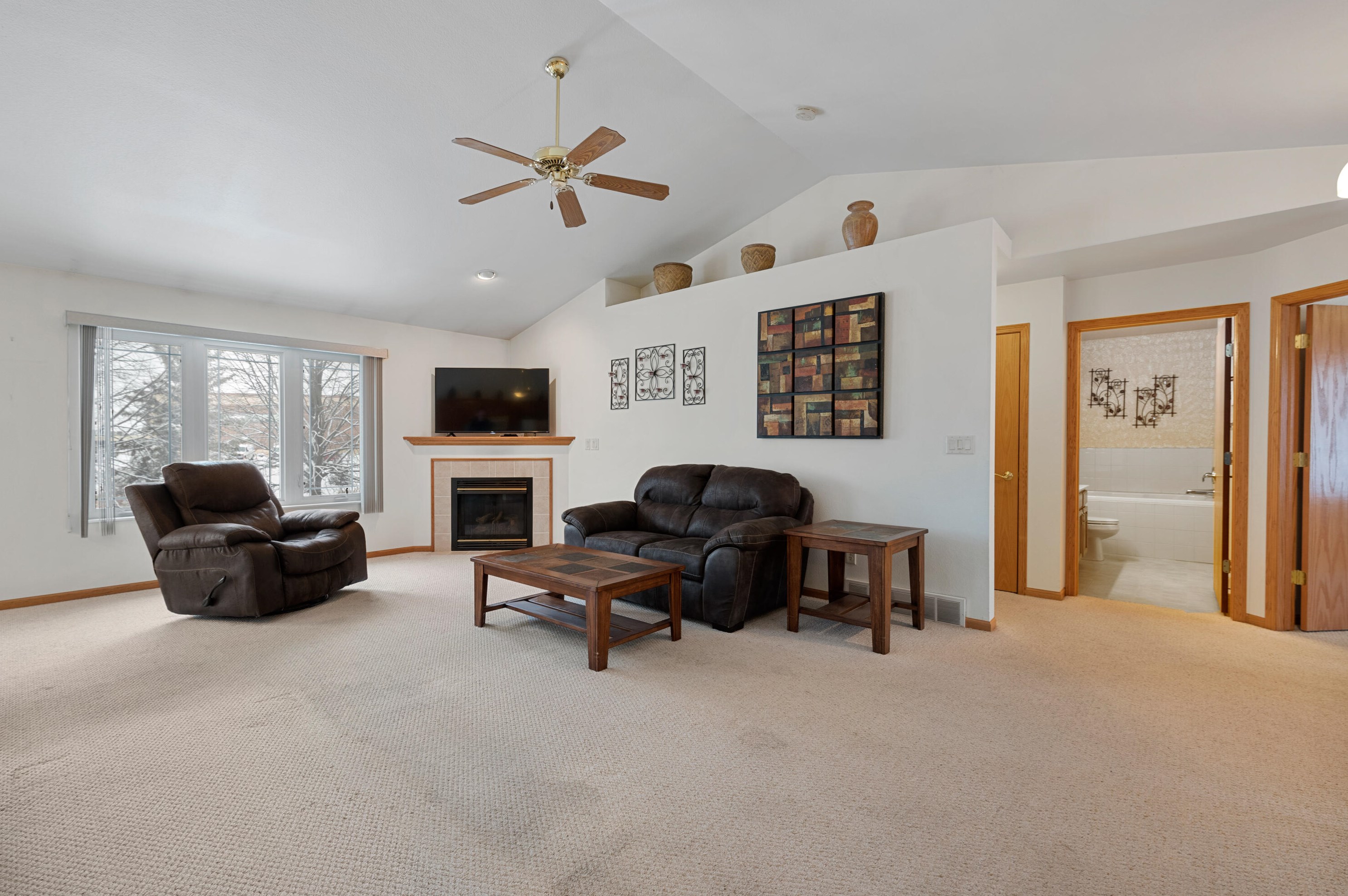 16 Stone Castle Dr, Fond du Lac, WI 54935