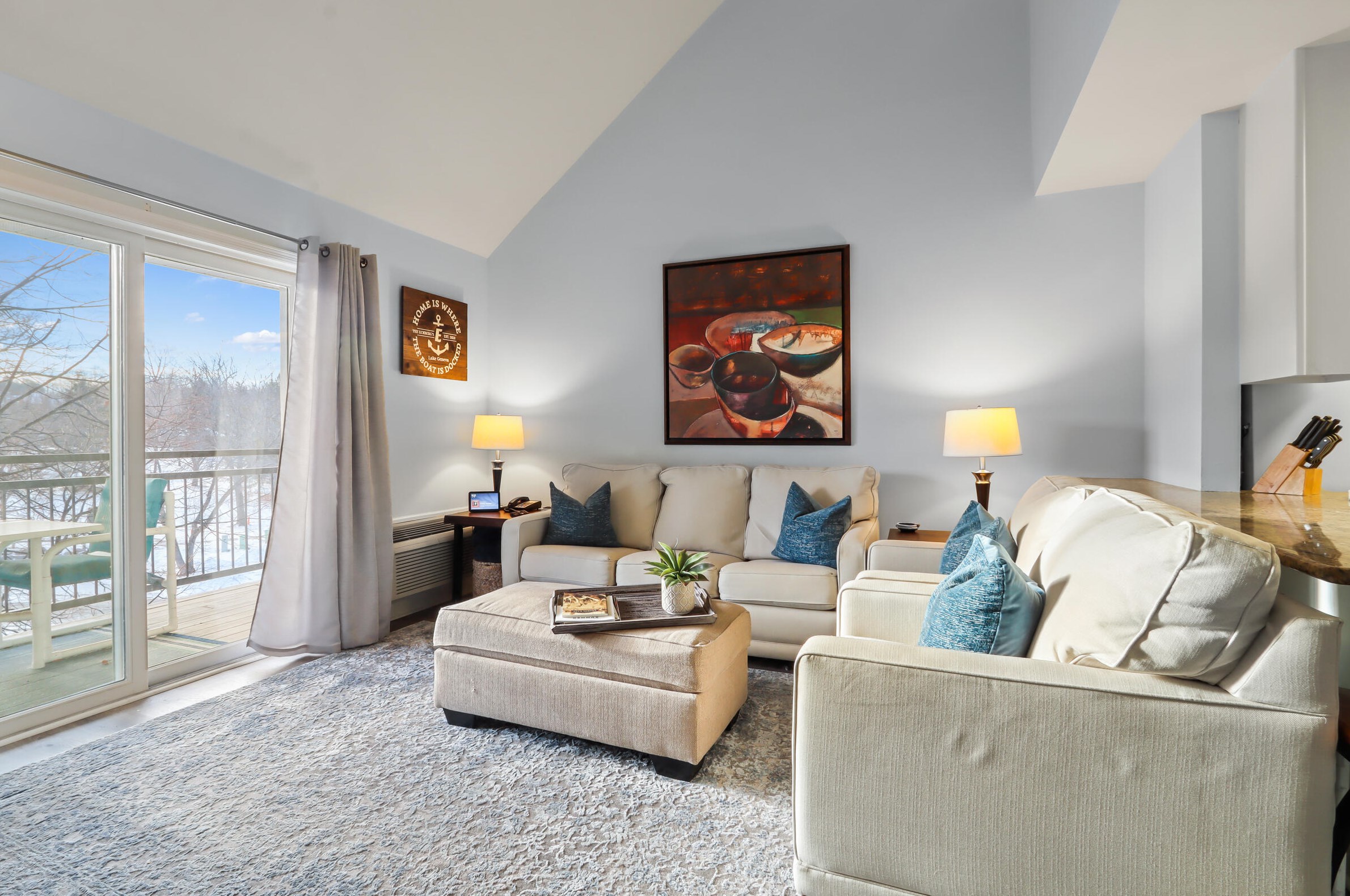 111 Center St #423, Lake Geneva, WI 53147