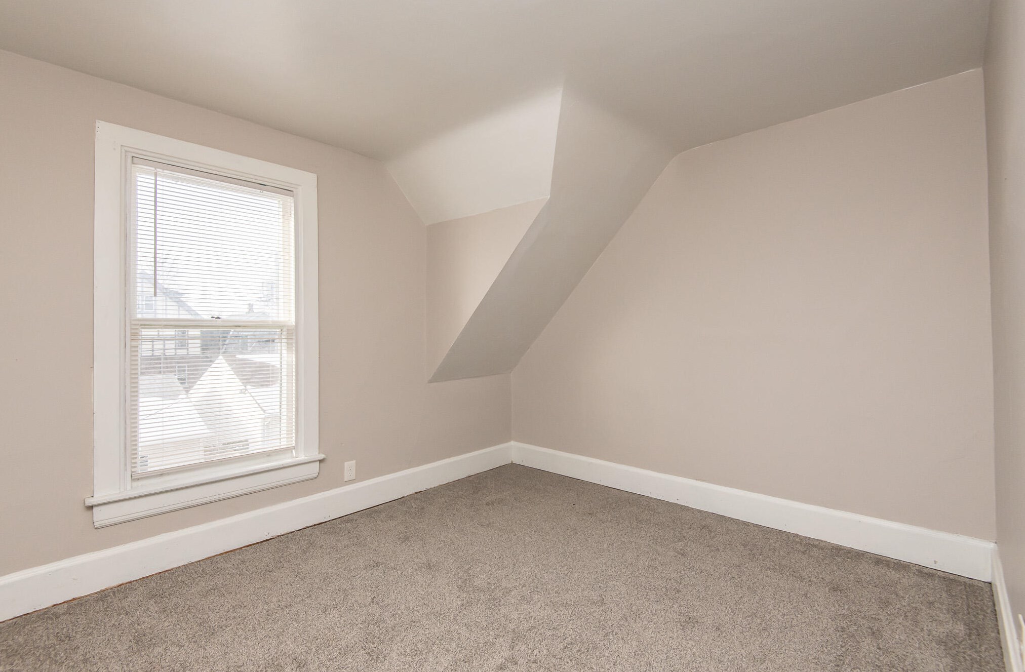 1522 Holmes Ave, Racine WI  53405-3587 exterior