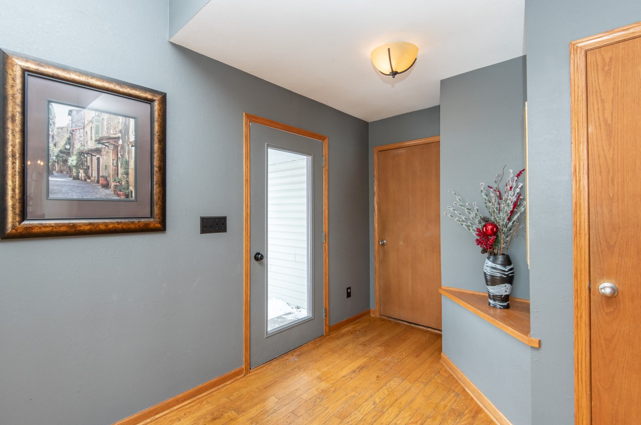 2548 S Sterling Cir, East Troy, WI 53120