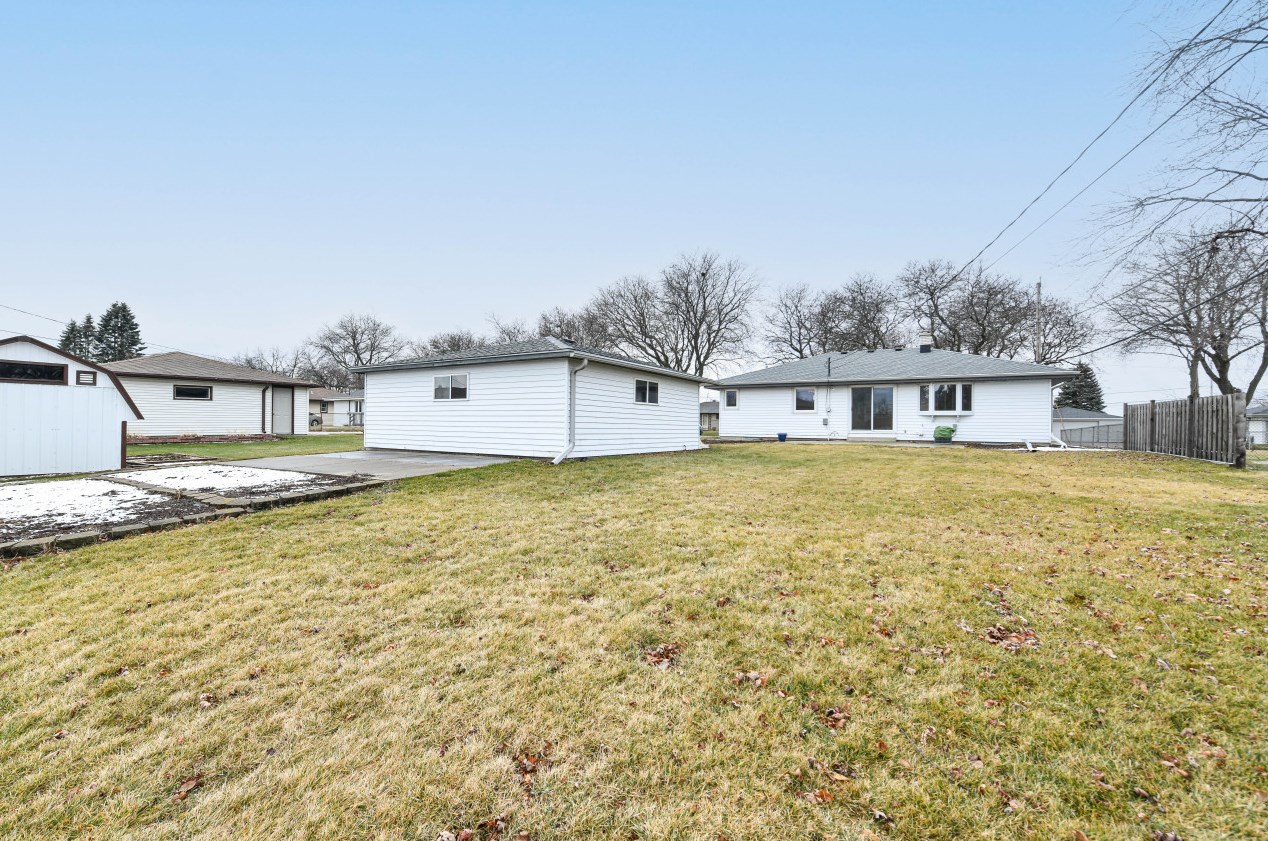 5970 Delaware Ave, Cudahy WI 53110-2849 exterior