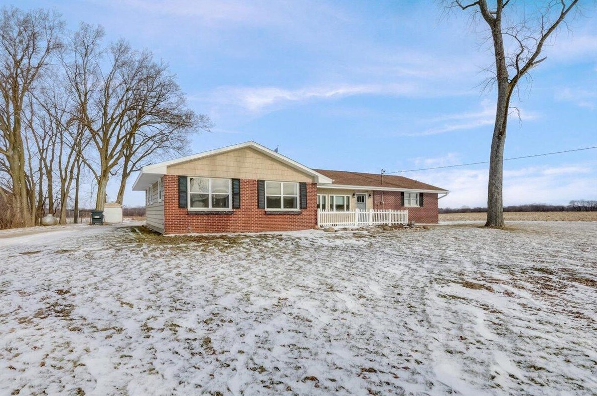 35300 116th St, Twin Lakes, WI 53181