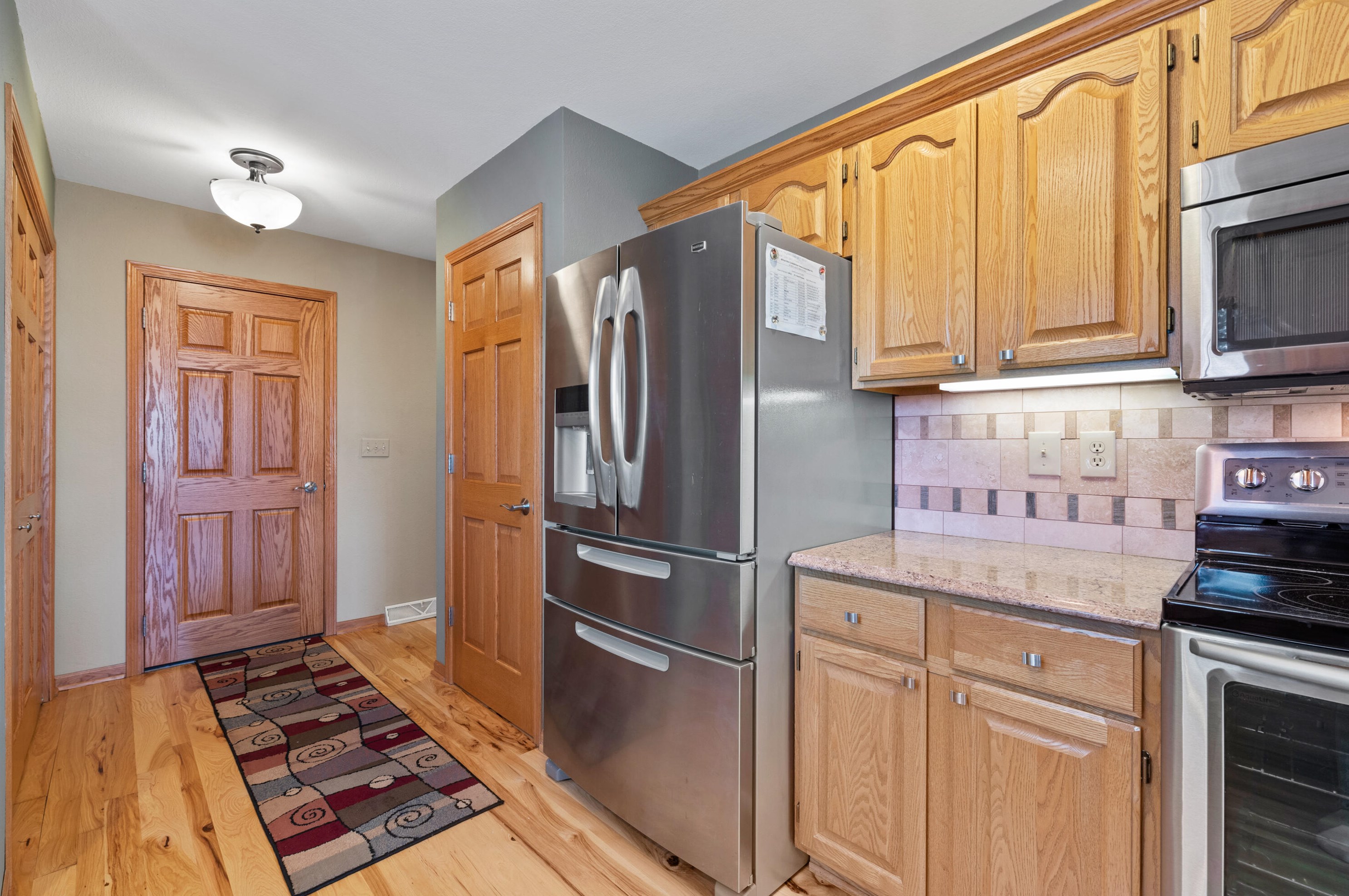 921 Loos St, Hartford, WI 53027-1985