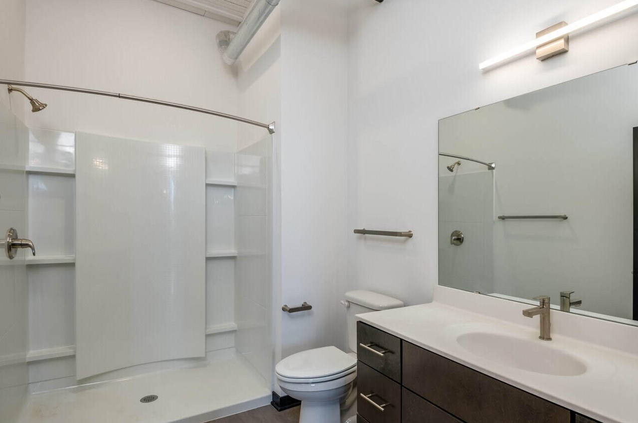 2200 Northwestern Ave #106, Racine, WI 53404